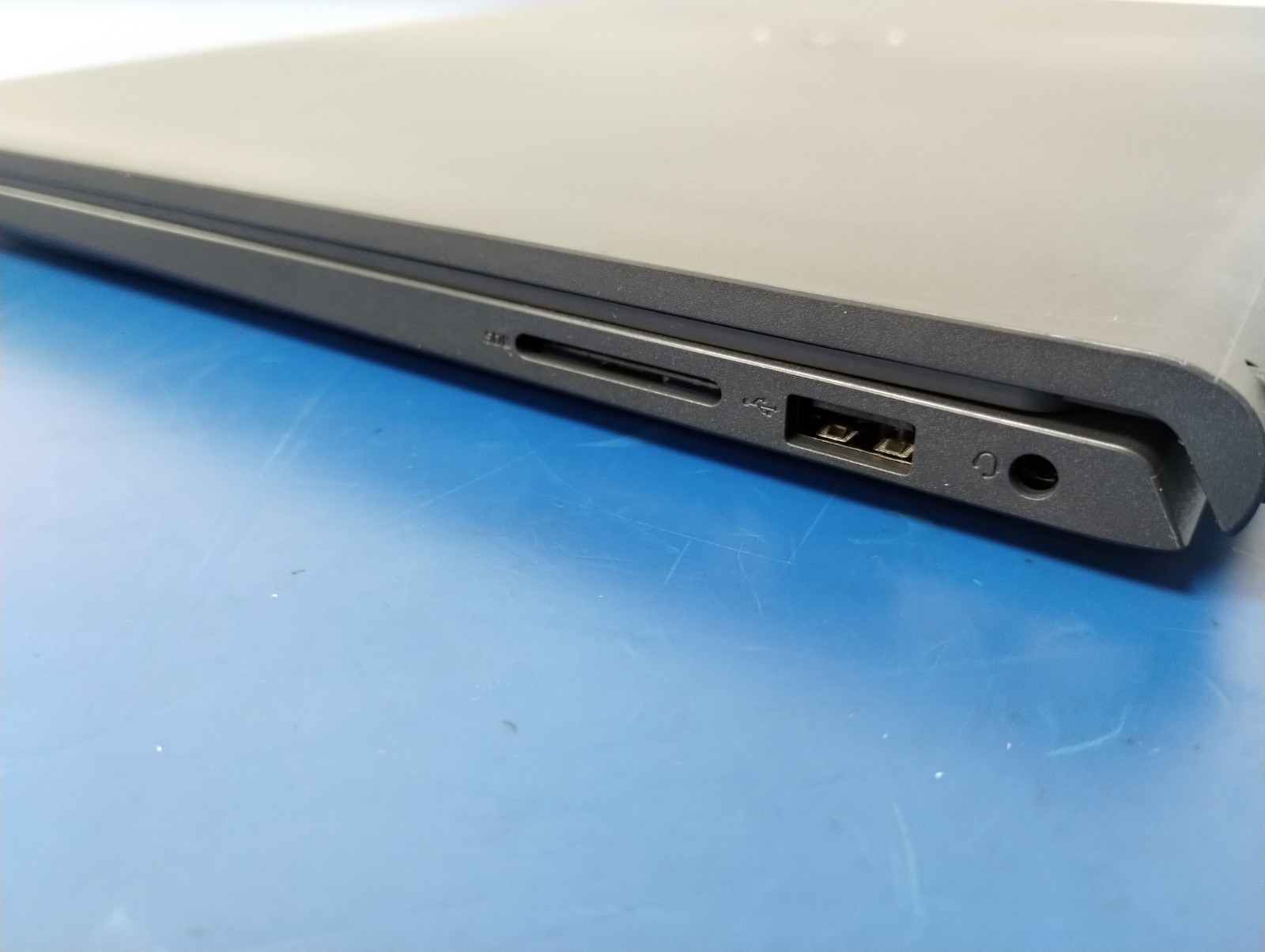 DELL 15 DC15255 G8MK9, AMD Ryzen 7 7730U, 2.00 GHz, 16 GB RAM, 512 GB NVMe SSD