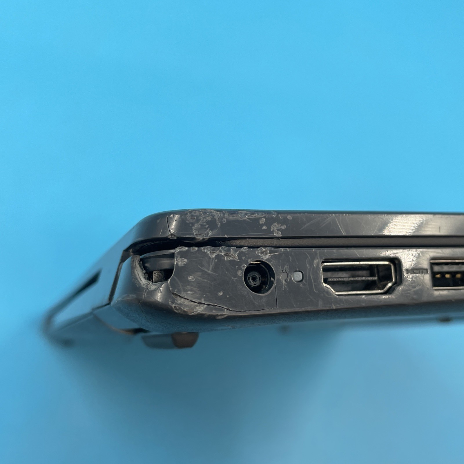 Dell Latitude 3410 | i5-10210U | 8GB RAM | NO DRIVE | NO OS | 34% BATTERY