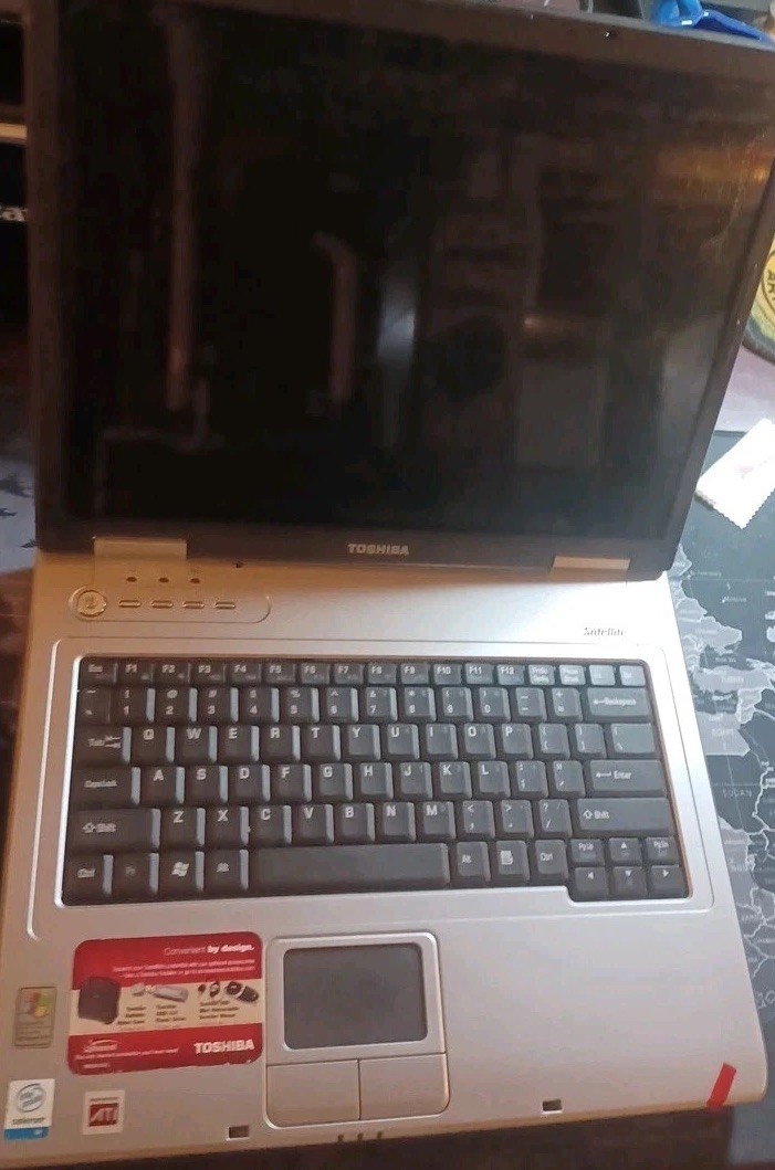 Toshiba Black 15.0″ Satellite L25-S121 FOR PARTS