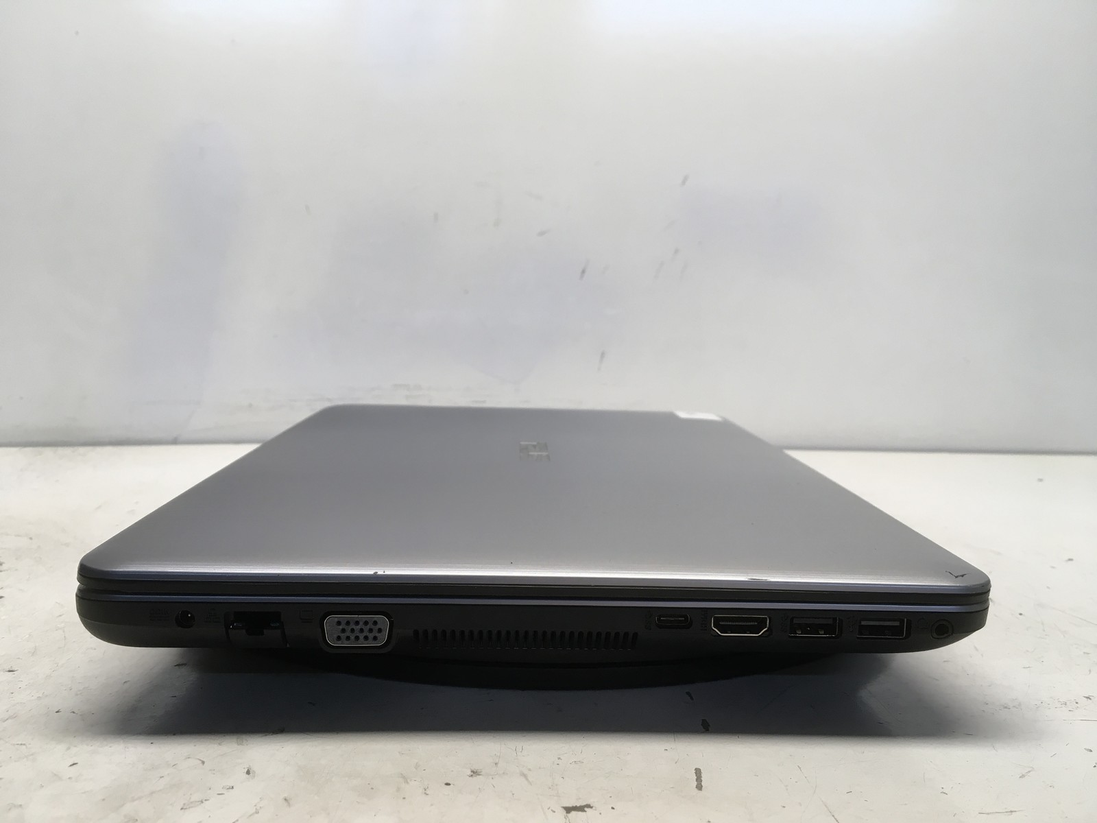 Asus VivoBook Max X441BA-CBA6A AMD A6-9225 2.6GHz 4 GB NO HDD No Batt