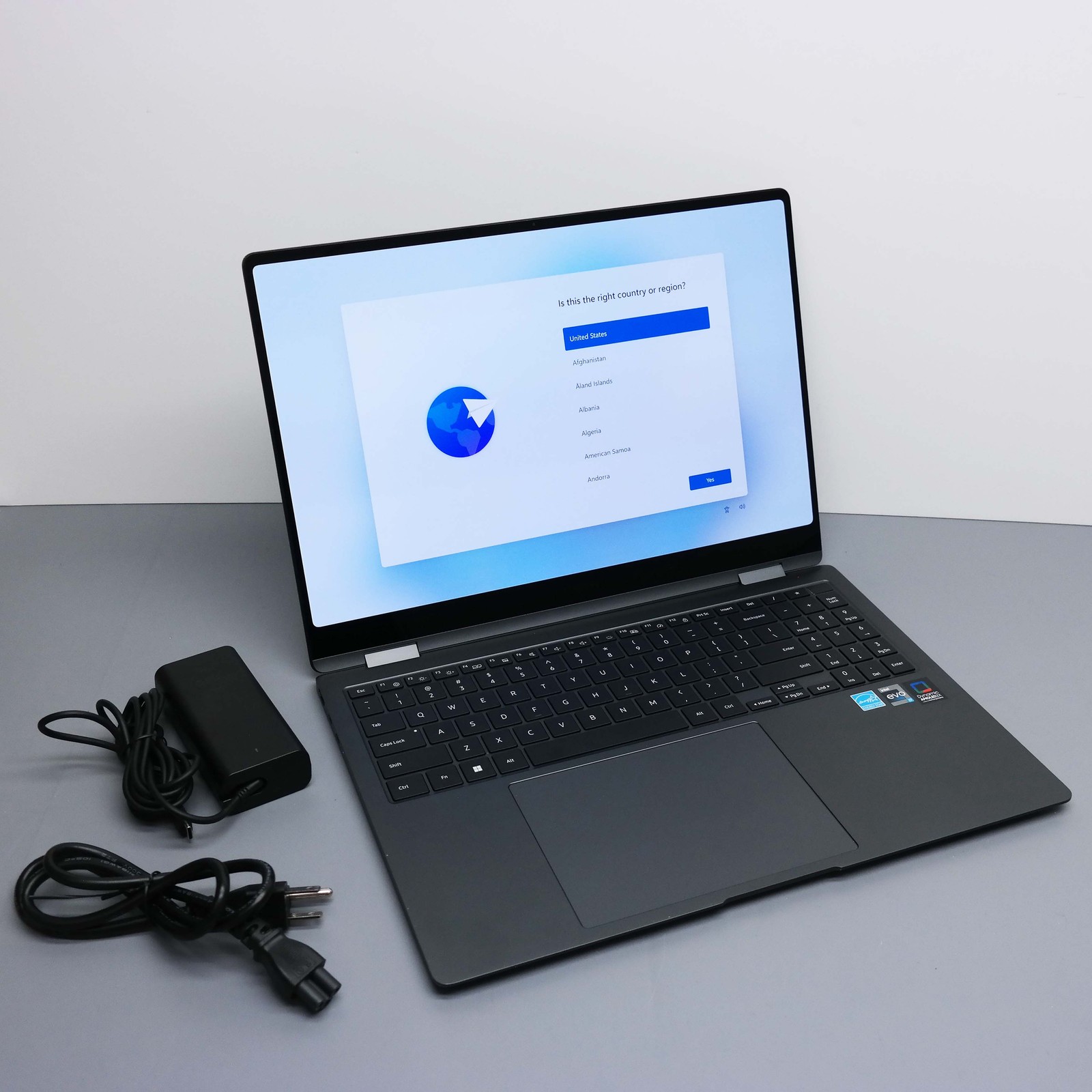 Samsung Galaxy Book3 Pro 360 16″ NP960QFG-KA1US i7-1360P 16GB 1TB SSD
