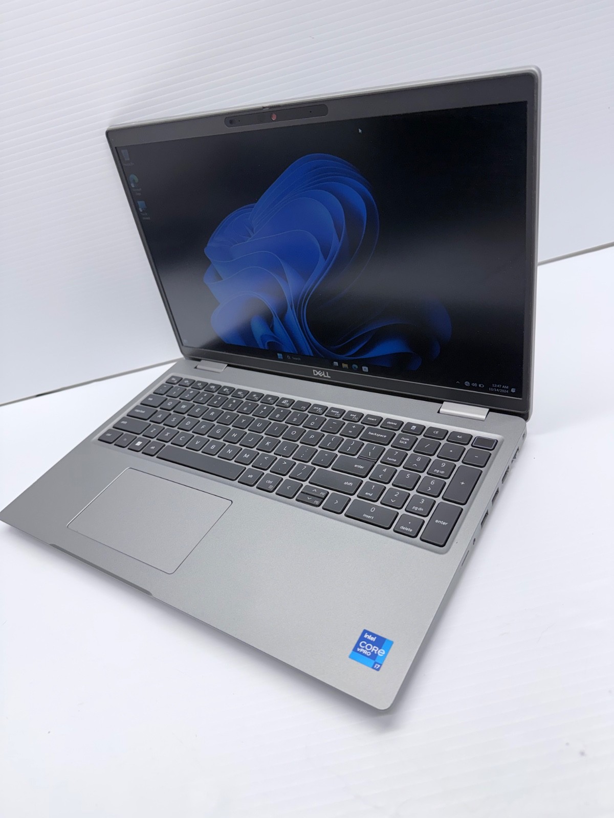 Dell Precision 3561 Laptop + Dock | i7-11800H 16GB 256GB SSD T1200 15.6″ – SP71
