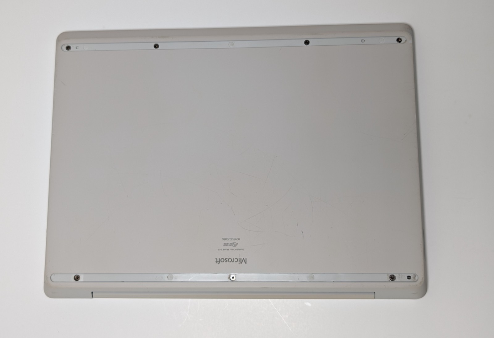 Microsoft Surface Laptop Go 12.4″ i5‑1035G1 / 8GB / 128GB SSD / Win11 Home.~866~