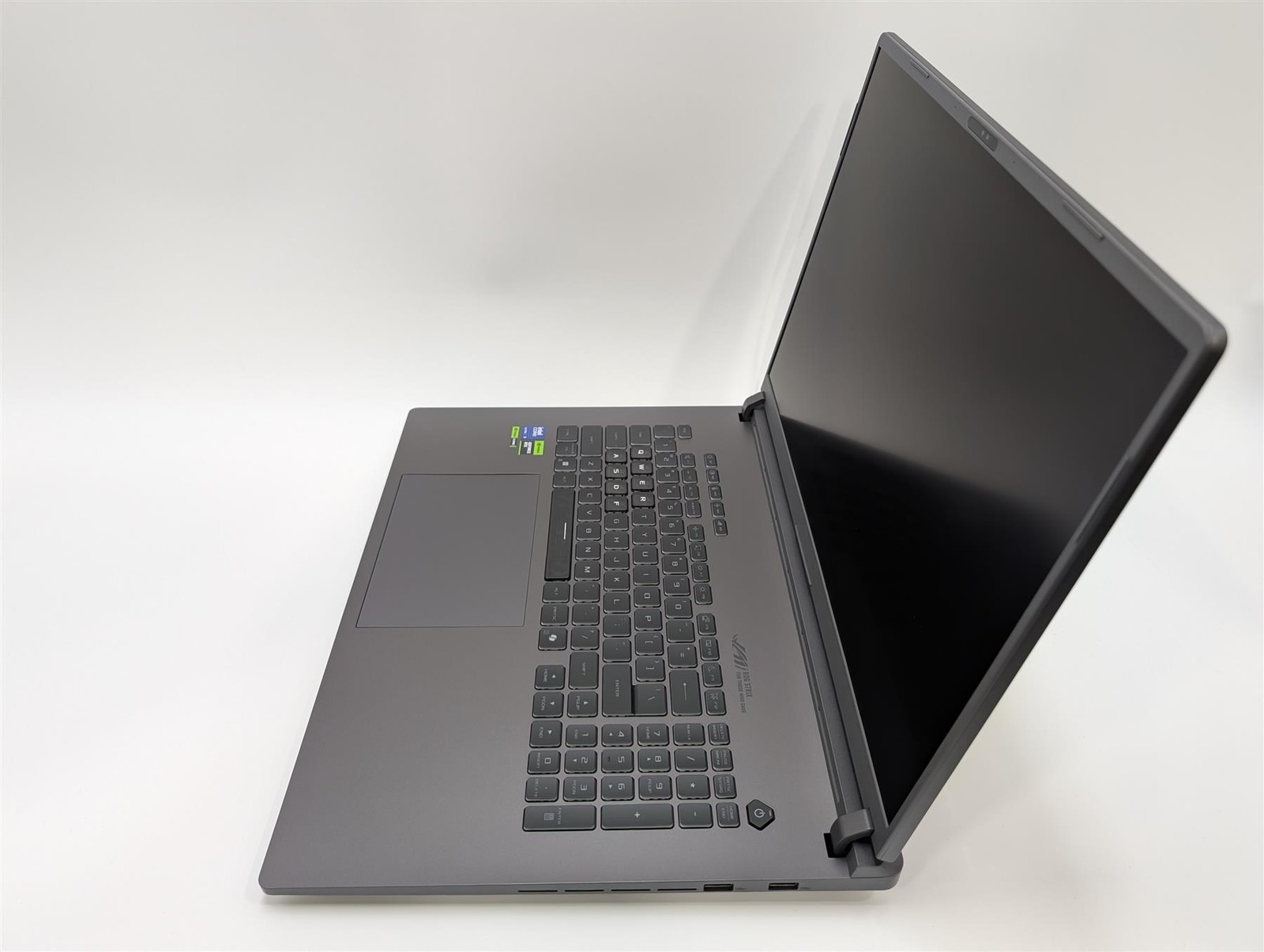 ASUS Rog Strix G815LM-IS96 32 GB RAM 1 TB SSD Used Excellent