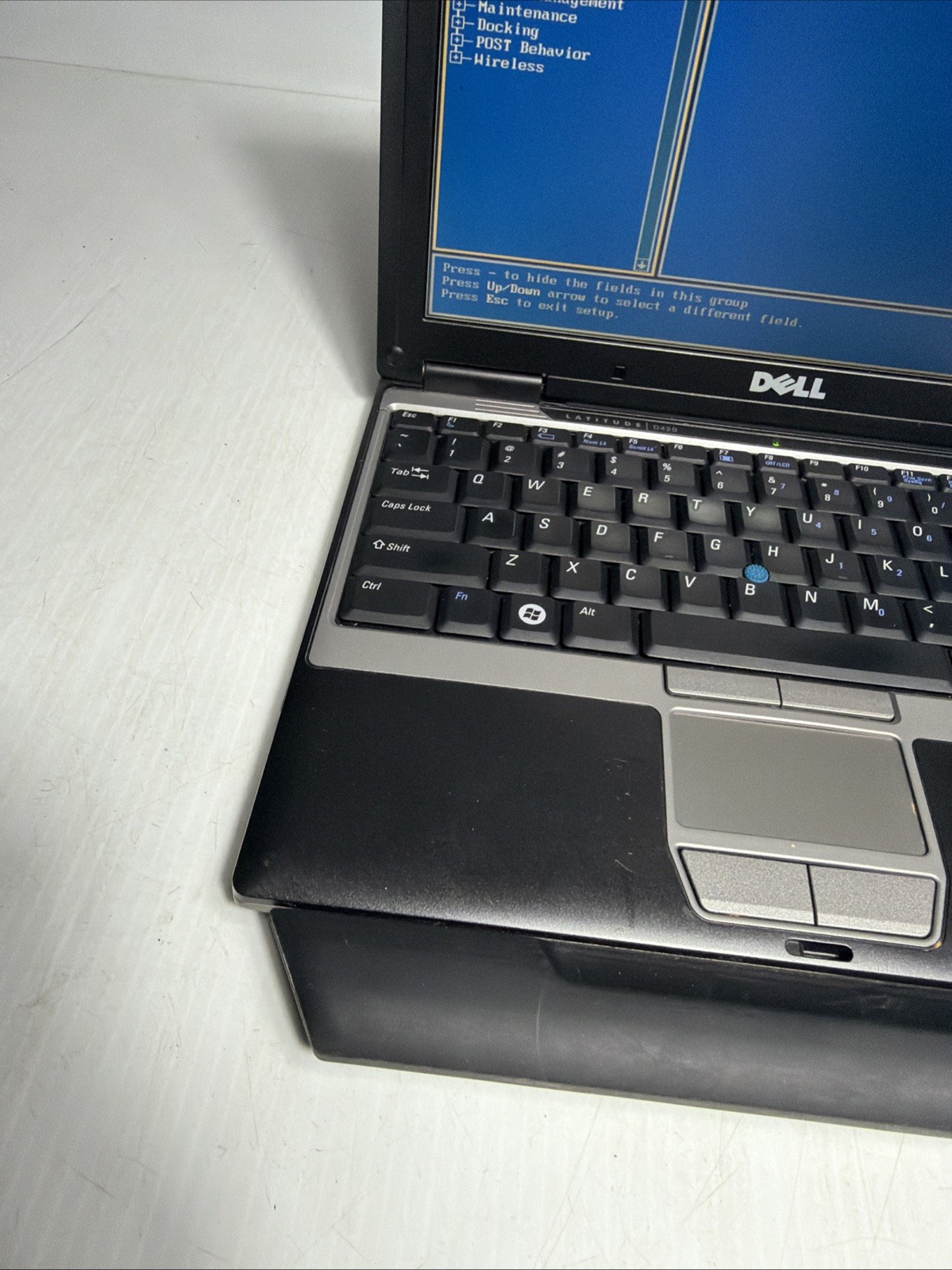 Dell Latitude D420 14″ Laptop Core Duo 2.5gb Ram No Drives Boots Bios