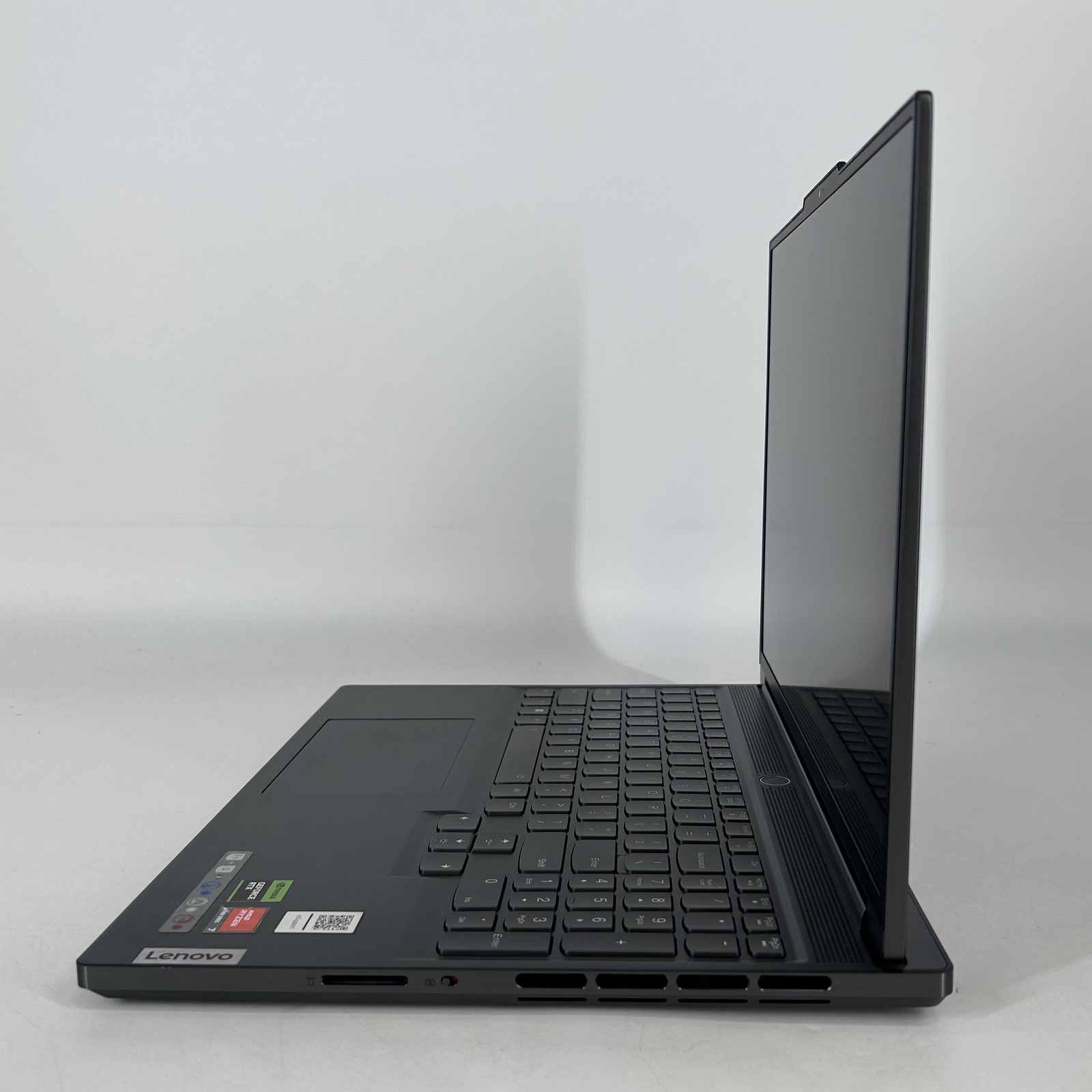 Lenovo Legion Slim 7 16 QHD+ Ryzen 7 7840HS 32GB 1TB RTX 4060 BAD USB-C PORTS