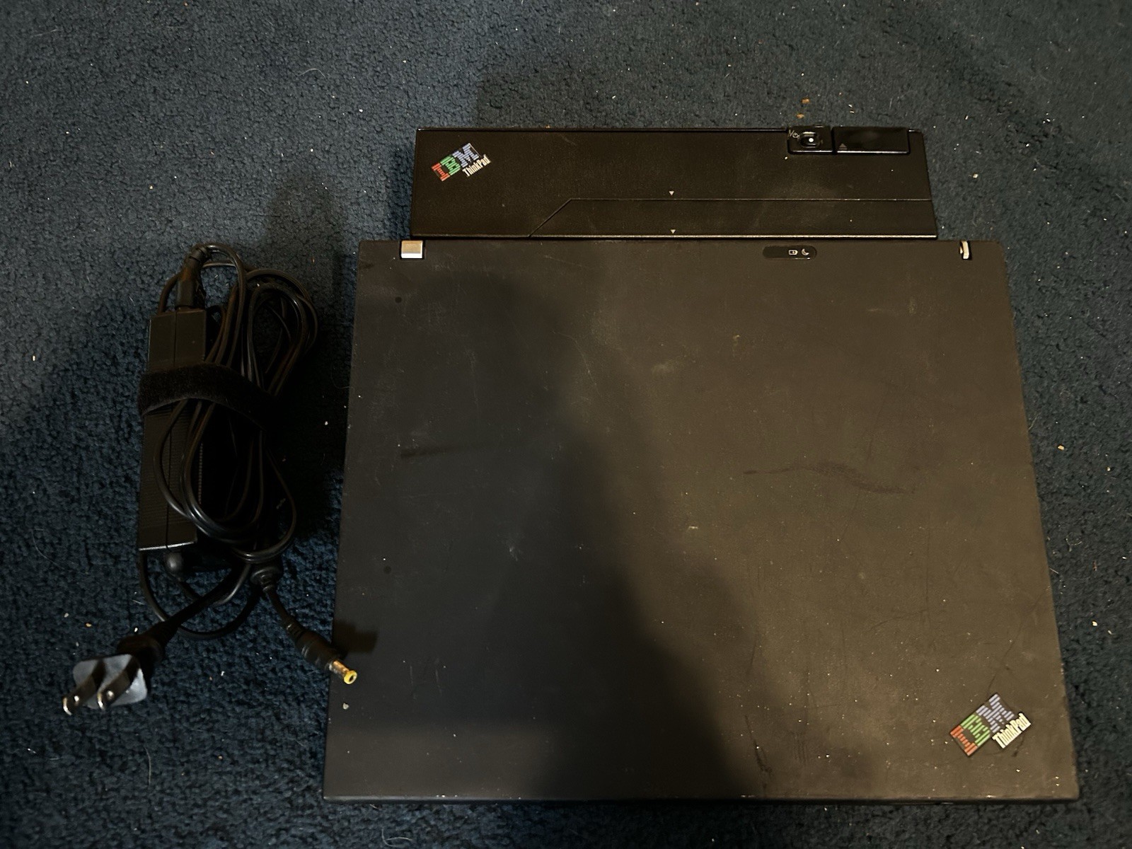 IBM THINKPAD T40 INTEL PENTIUM PROCESSOR LAPTOP WITH DOCK AND AC ADAPTER