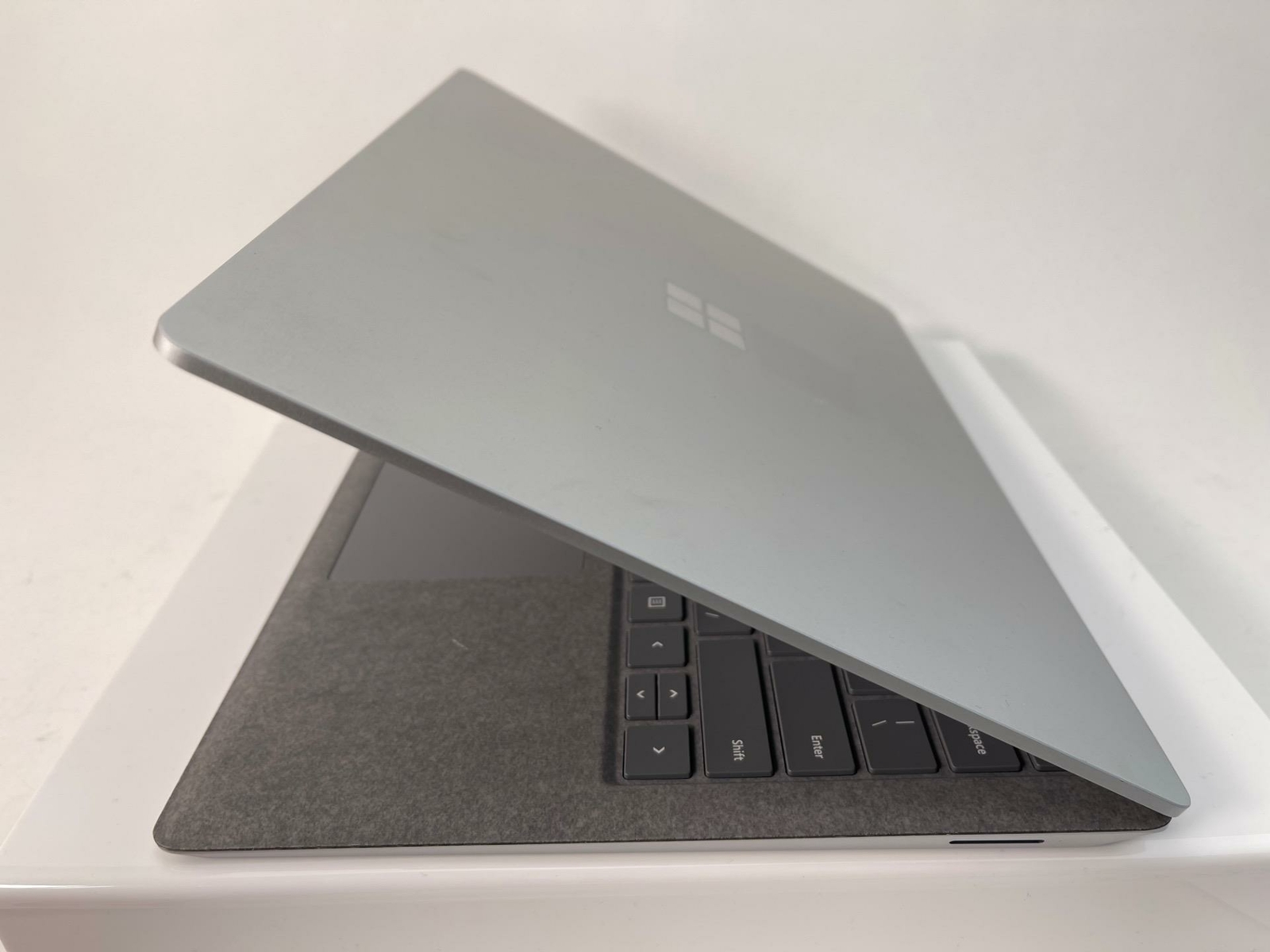 Microsoft Surface Laptop 3, 13.5″ Touch, i5-1035G7, 8GB, 128GB SSD – VGY-00001