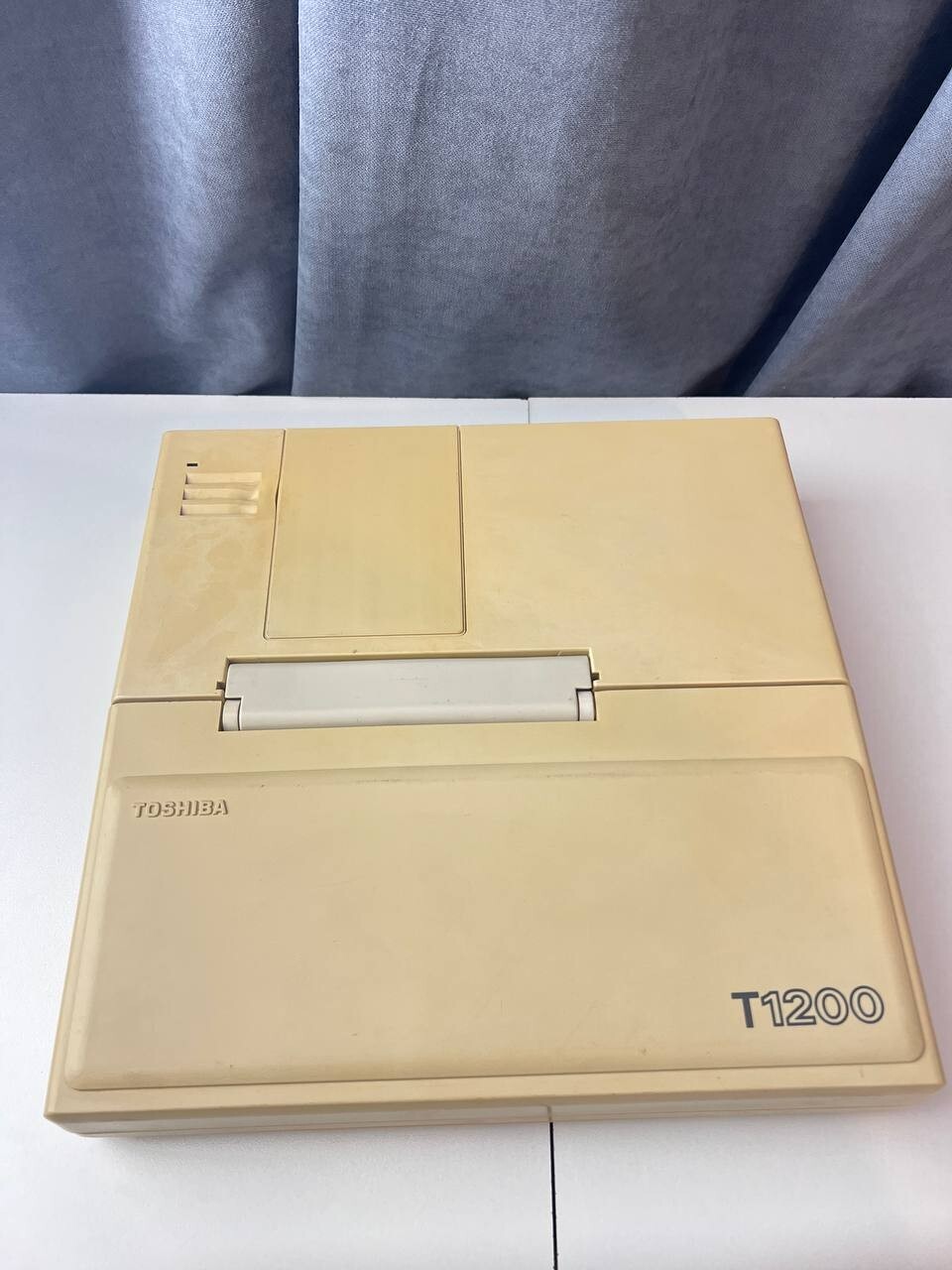 Toshiba T1200 Vintage Laptop In working condition (TESTED)