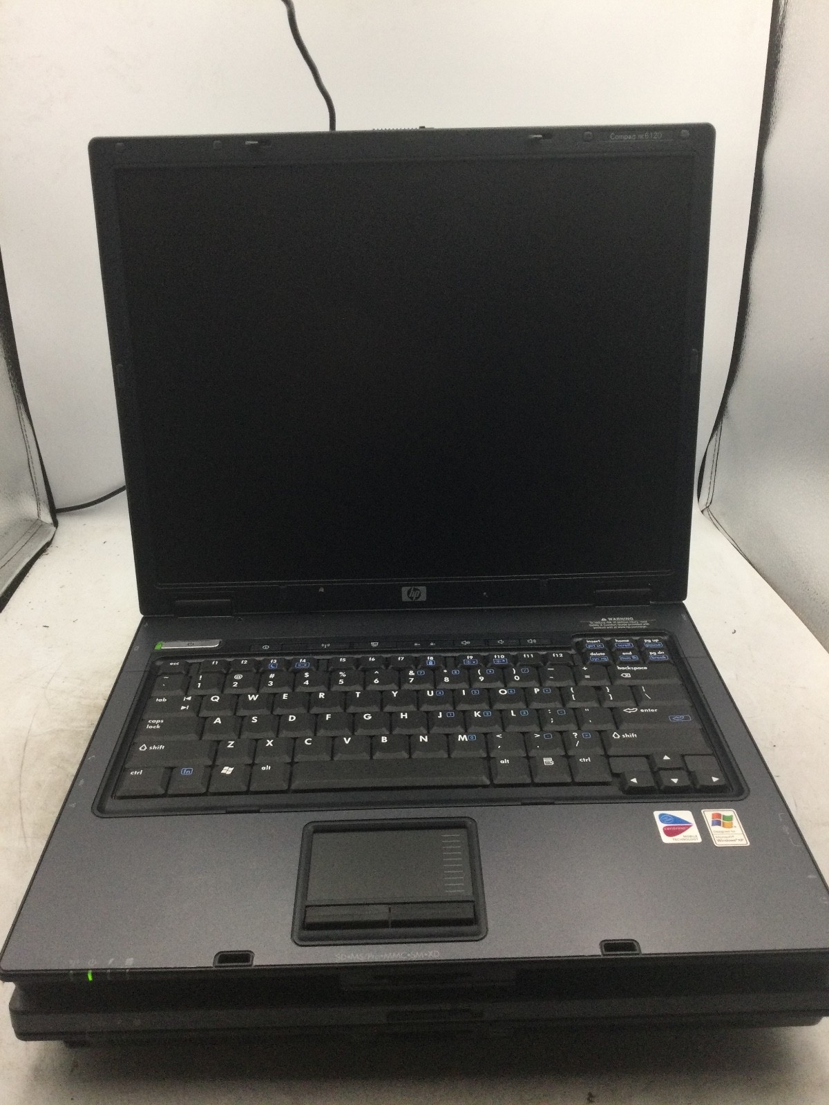 HP COMPAQ NC6120 – FOR PARTS – LOT OF 2 – INTEL CENTRINO – BAD LCD – READ-BB