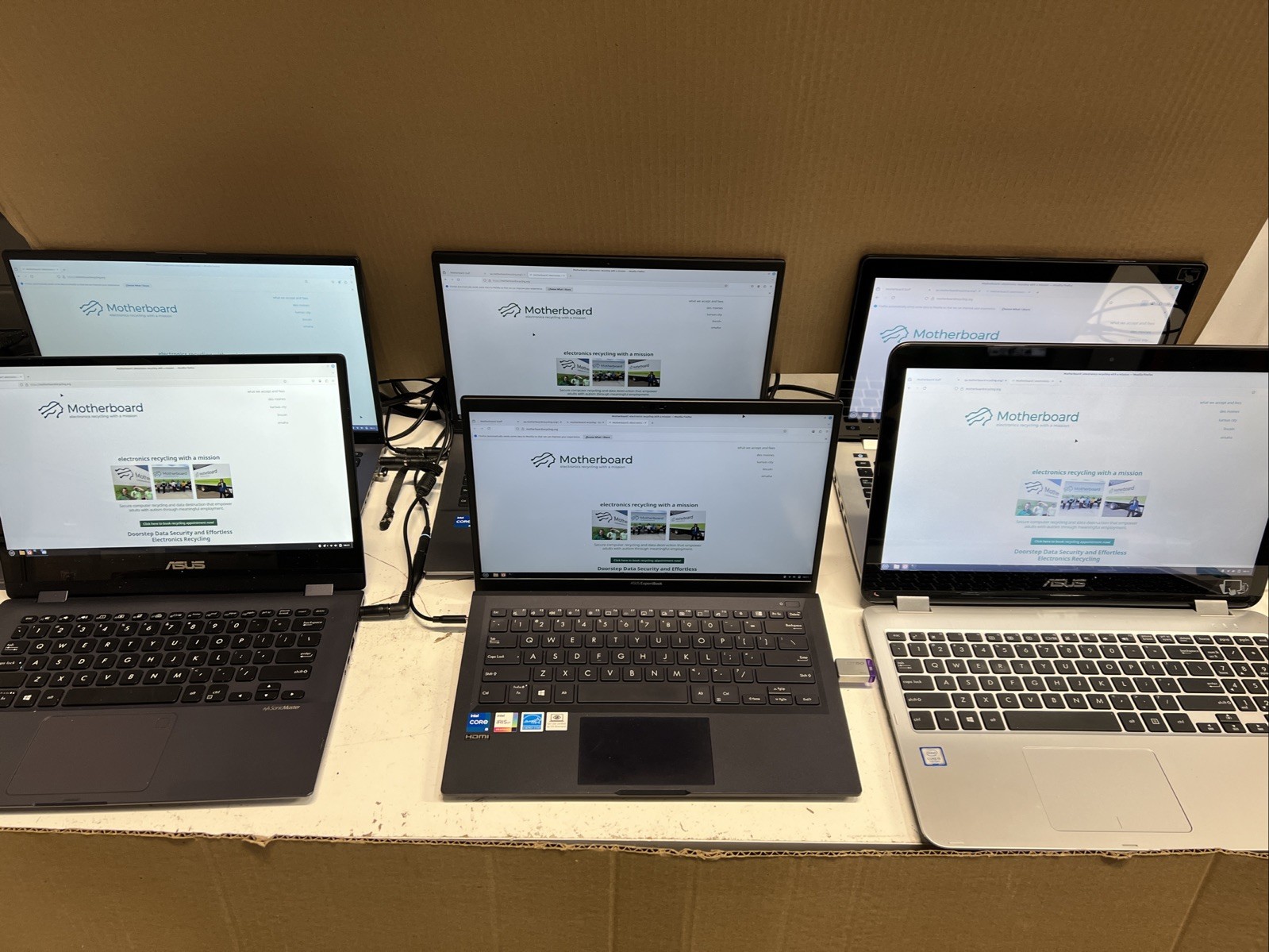 ASUS 2x i5-1135G7 | 1x i5-4200U | 1x i5-7200U | 1x R3-3200U | 1x Pen 4415U