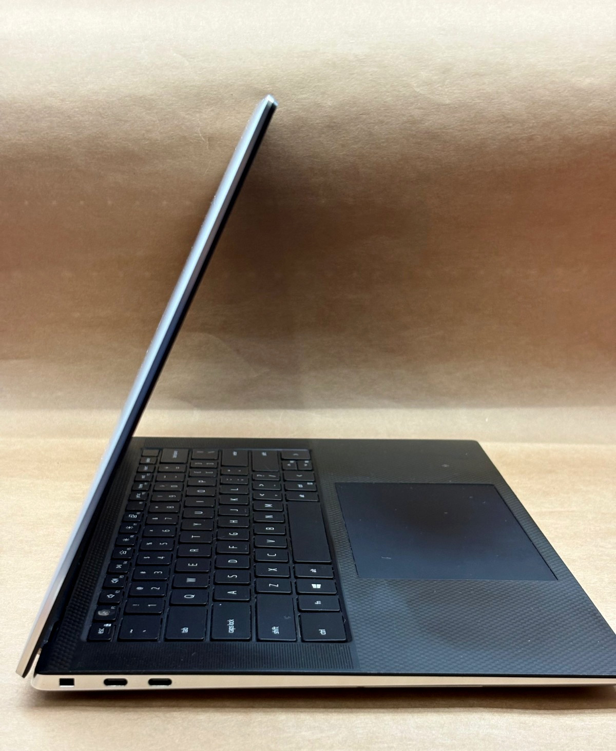 Dell XPS 15 9510 11th Gen. Intel Core i9-11900H 2.50GHz 32GB 1TB SSD Laptop