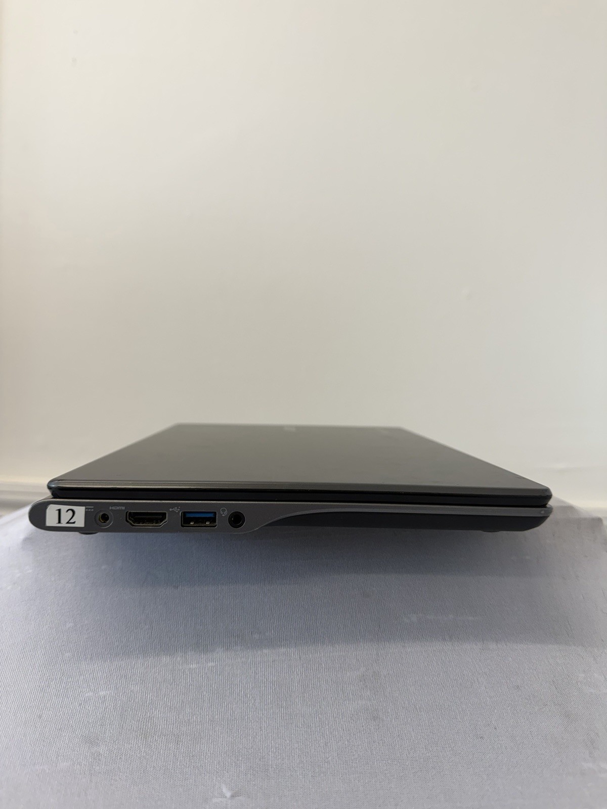 Acer Chromebook C740-C4PE Laptop – Good Screen – Intel Celeron 3205U – Read Des