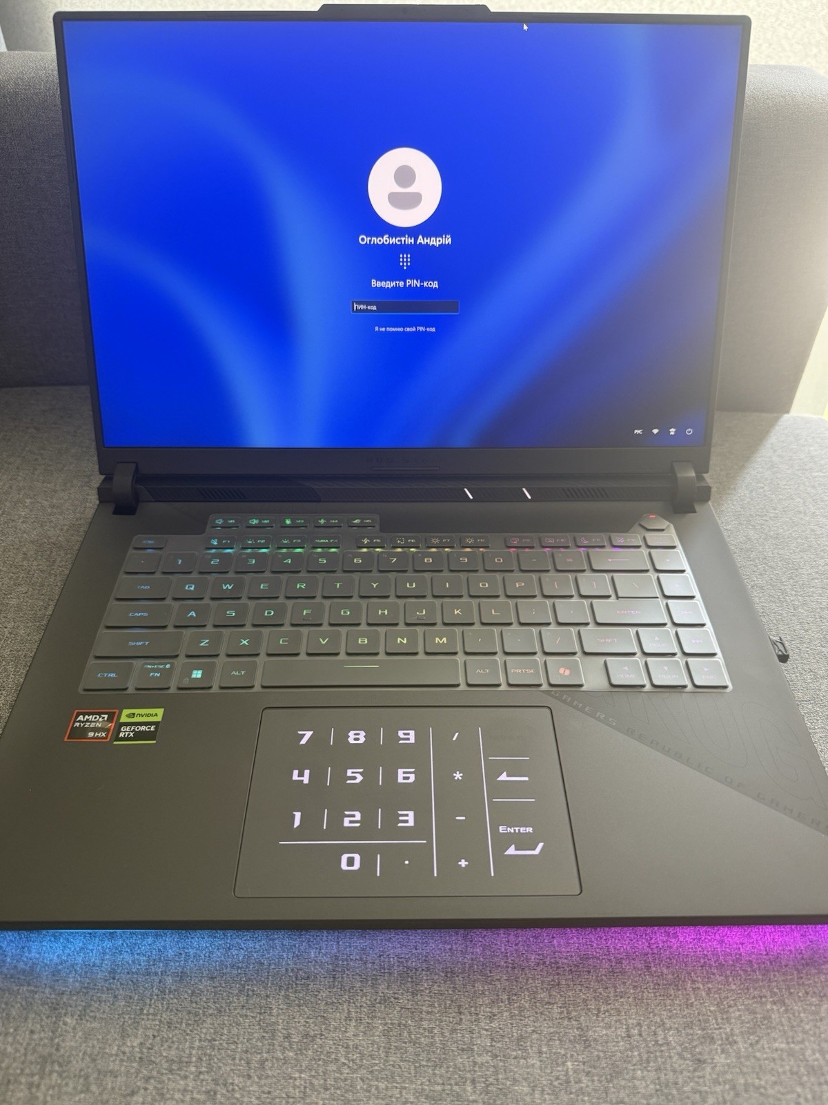 ASUS ROG Strix G614FR 16in Ryzen 9 32GB 1TB SSD Win11 GeForce RTX 5070 Ti
