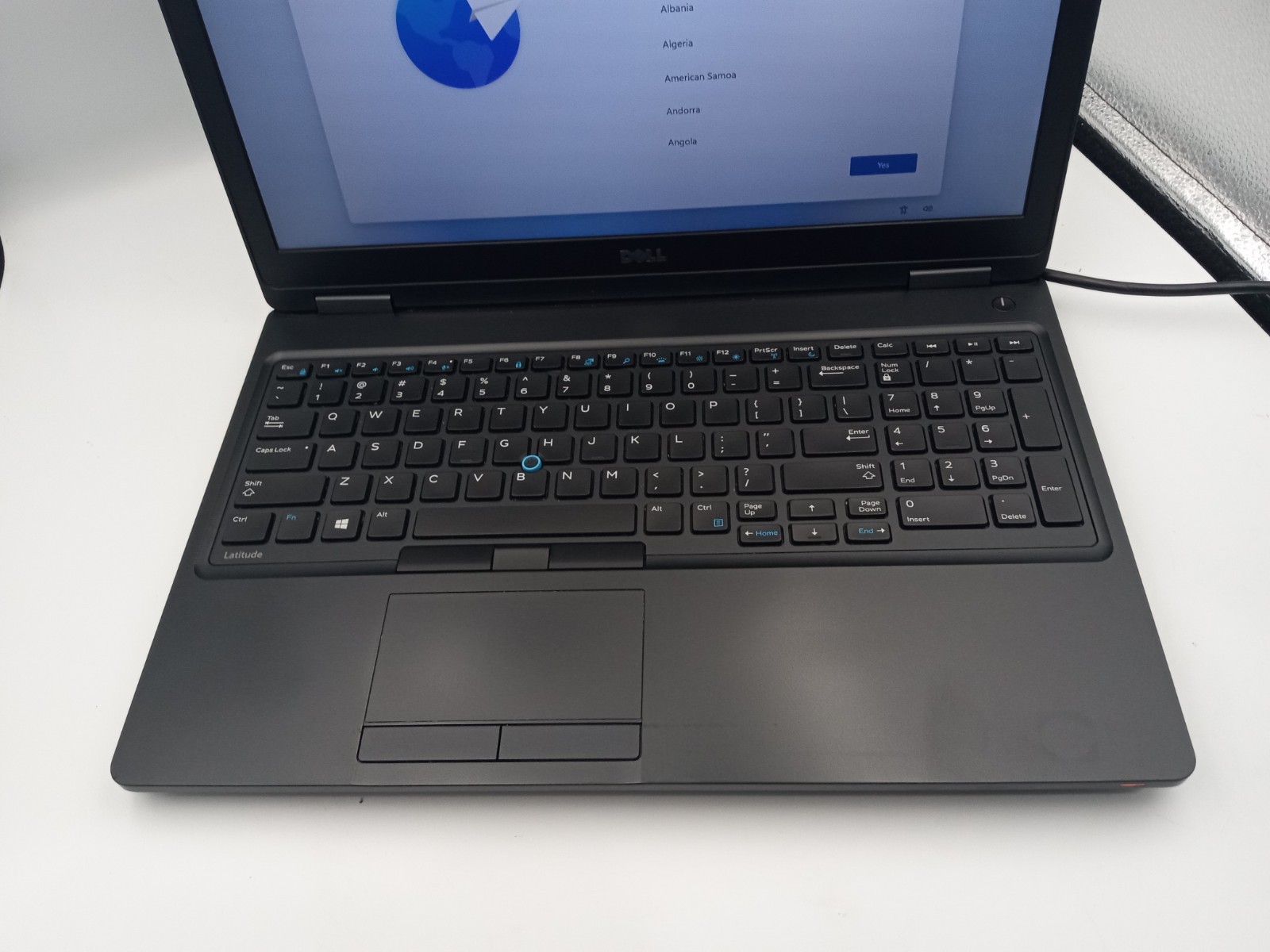 Dell Latitude 5580 15″ Intel i5-6300U 4GB RAM 128GB SSD Win11 – BAD BATTERY -RR