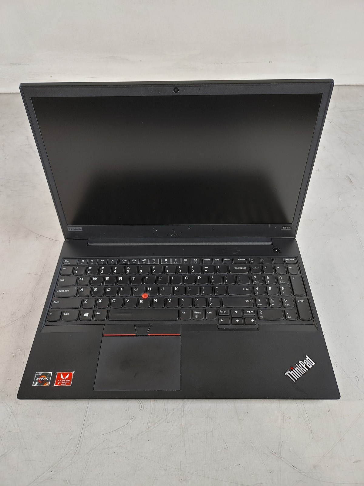 Lenovo ThinkPad E585 Ryzen 3 2200U 2.40 GHz 8 GB DDR4 No HDD