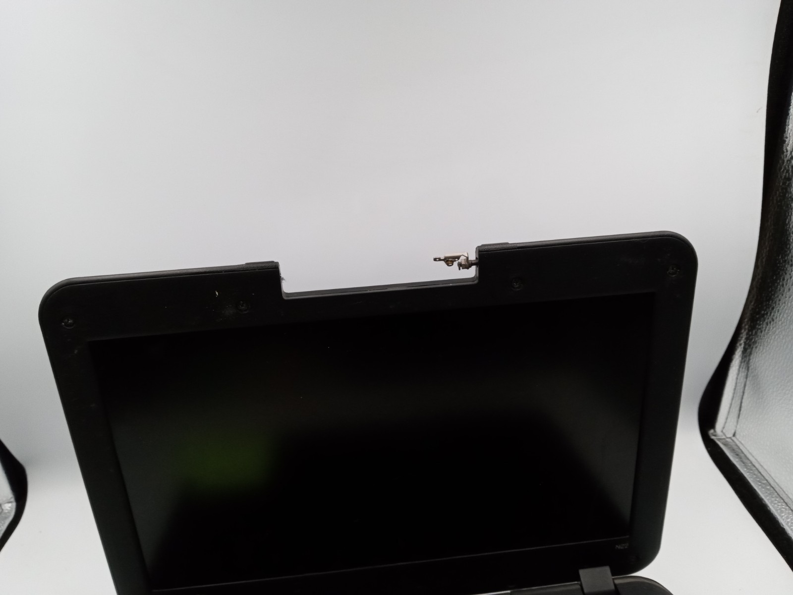 Lot of 8 – Lenovo N22 / N23 Chromebook Laptops – FOR PARTS – VARIOUS ISSUES -RR