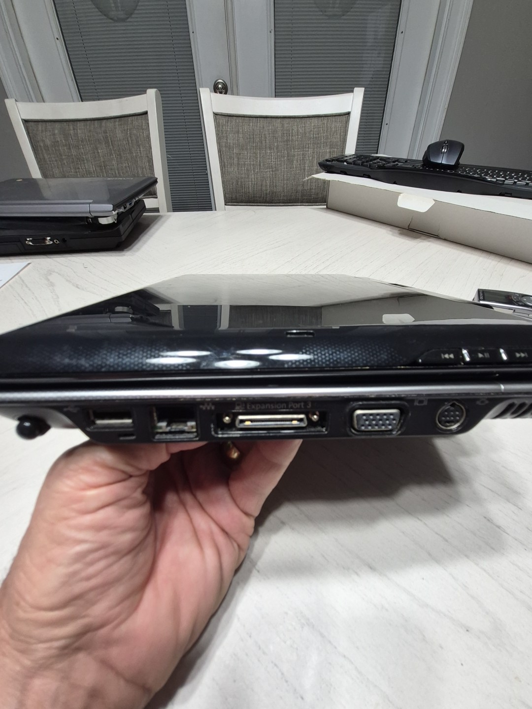 HP Pavilion 2000 *TURNS ON For A Second No Cord