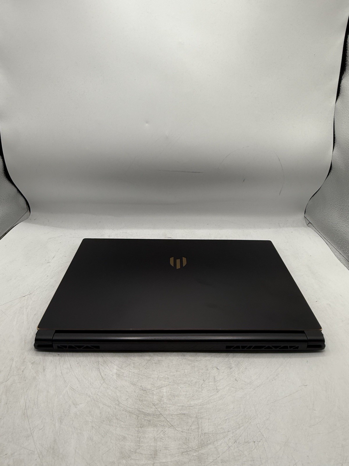 MSI WS65 9TM 15.6″ i9-9880H 8GB RAM Quadro RTX 5000 READ