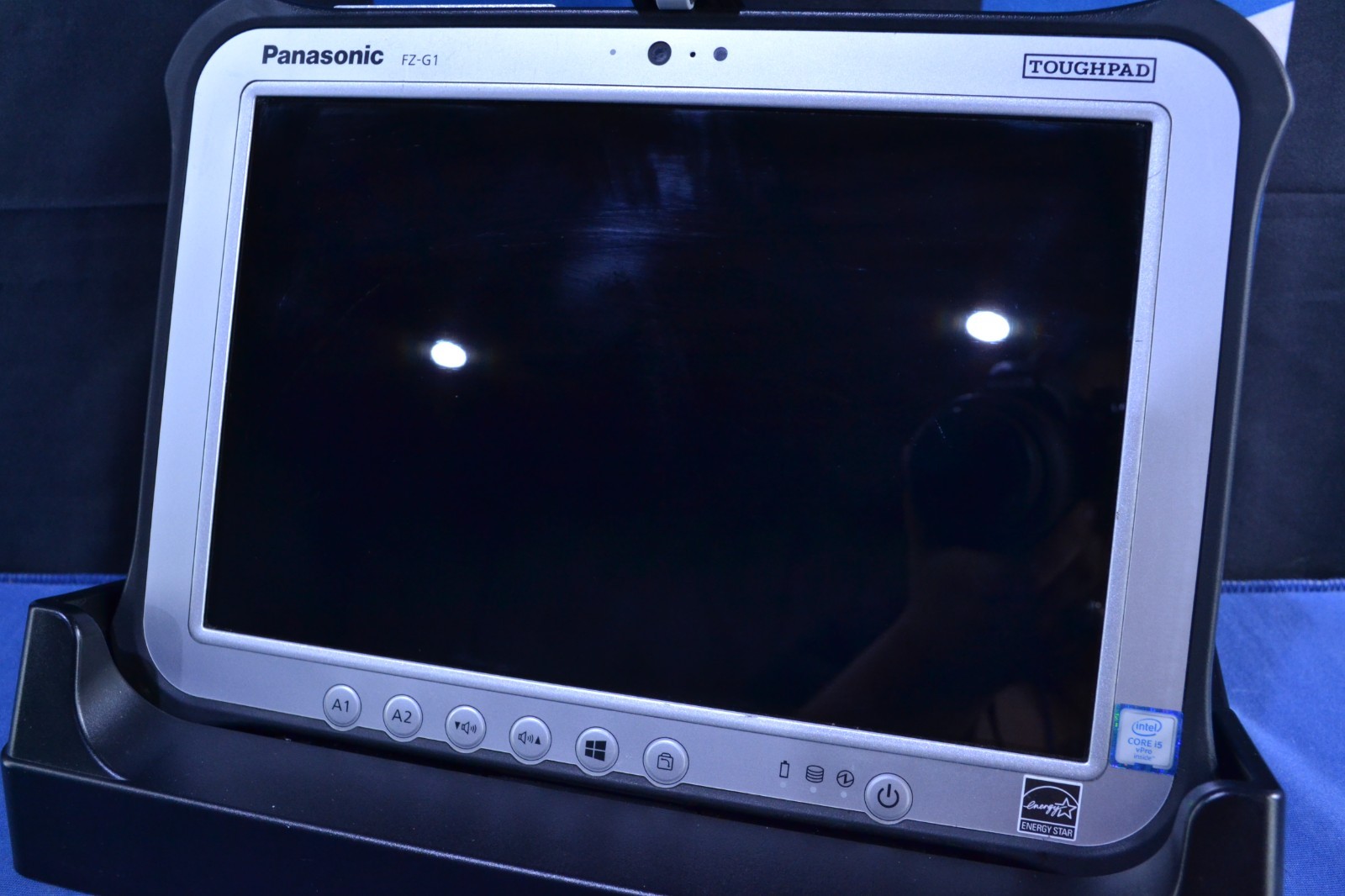 Panasonic FZ-G1 ToughPad with Docking Station i5-6300U/8GB/256GB/No OS (J070902)