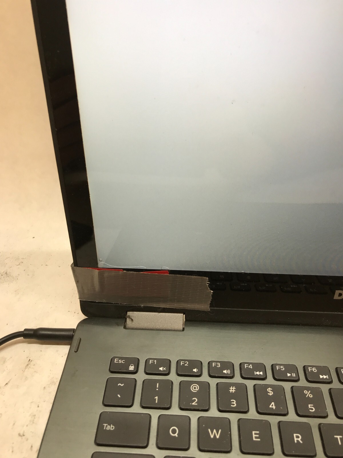 Dell Latitude 3379 13″ Laptop Intel Core i3 NO RAM NO SSD/OS For Parts AS IS DW