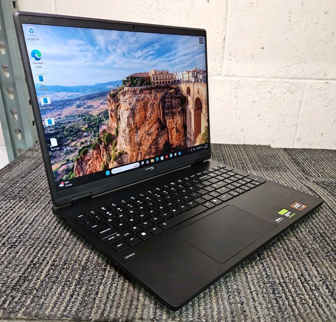 HP HyperX OMEN Gaming Laptop 15-gb0xx 2.64GHz 16GB RAM 1TB SSD 15″