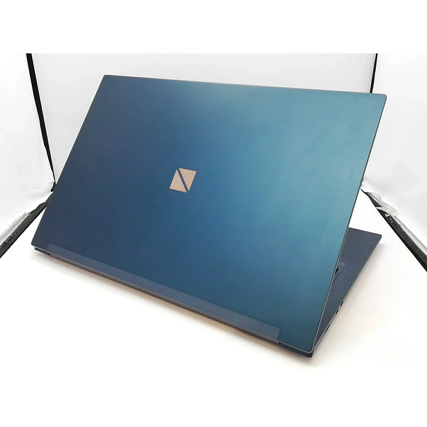 NEC LAVIE VEGA LV750/RAL i7-9750H 8GB 512GB SSD Optane 15.6″ 4K OLED Win 11