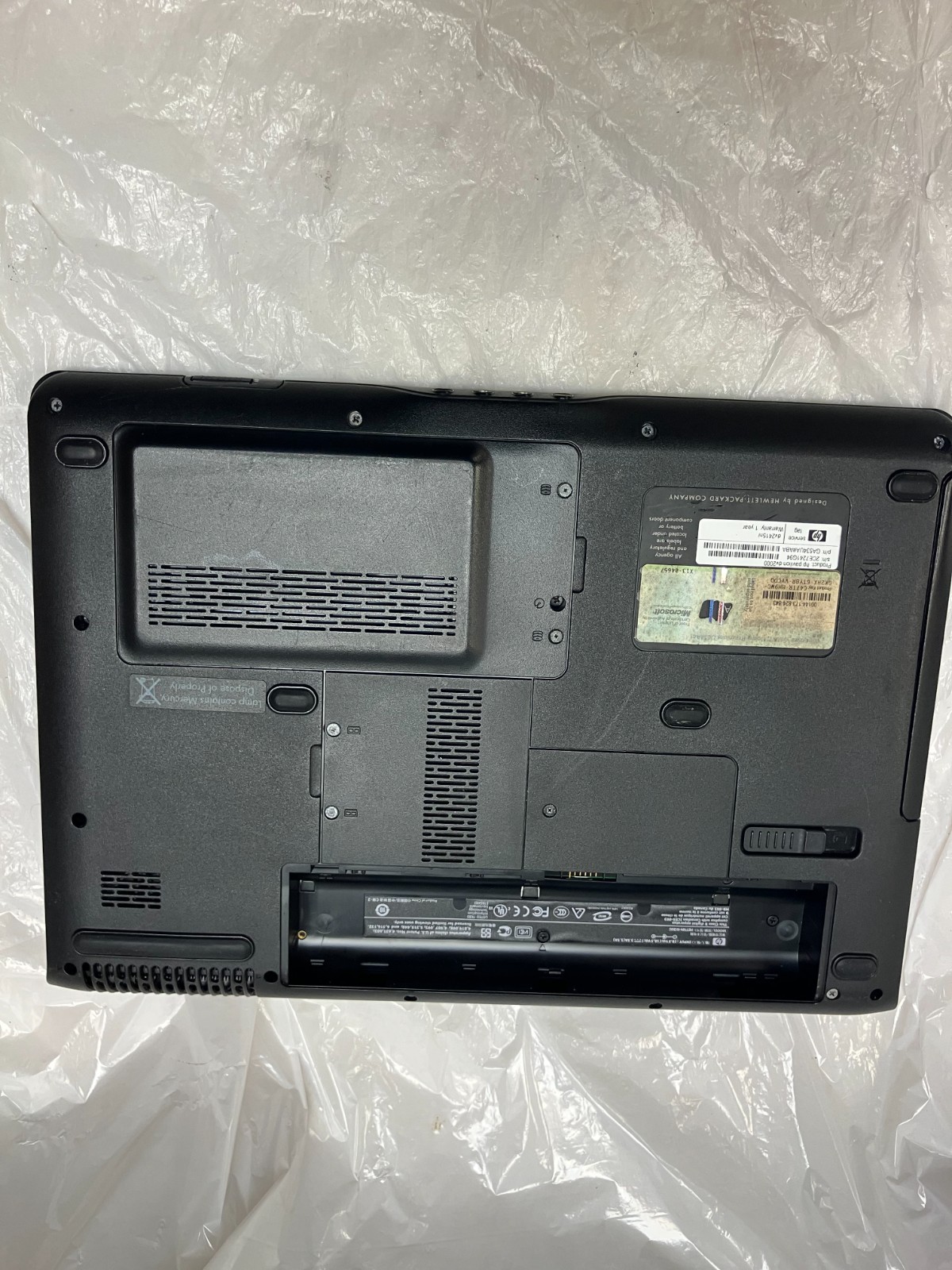 HP PAVILION DV2000 – AMD TURION 64 – 1GB RAM – 14″ -NO HD FOR PARTS