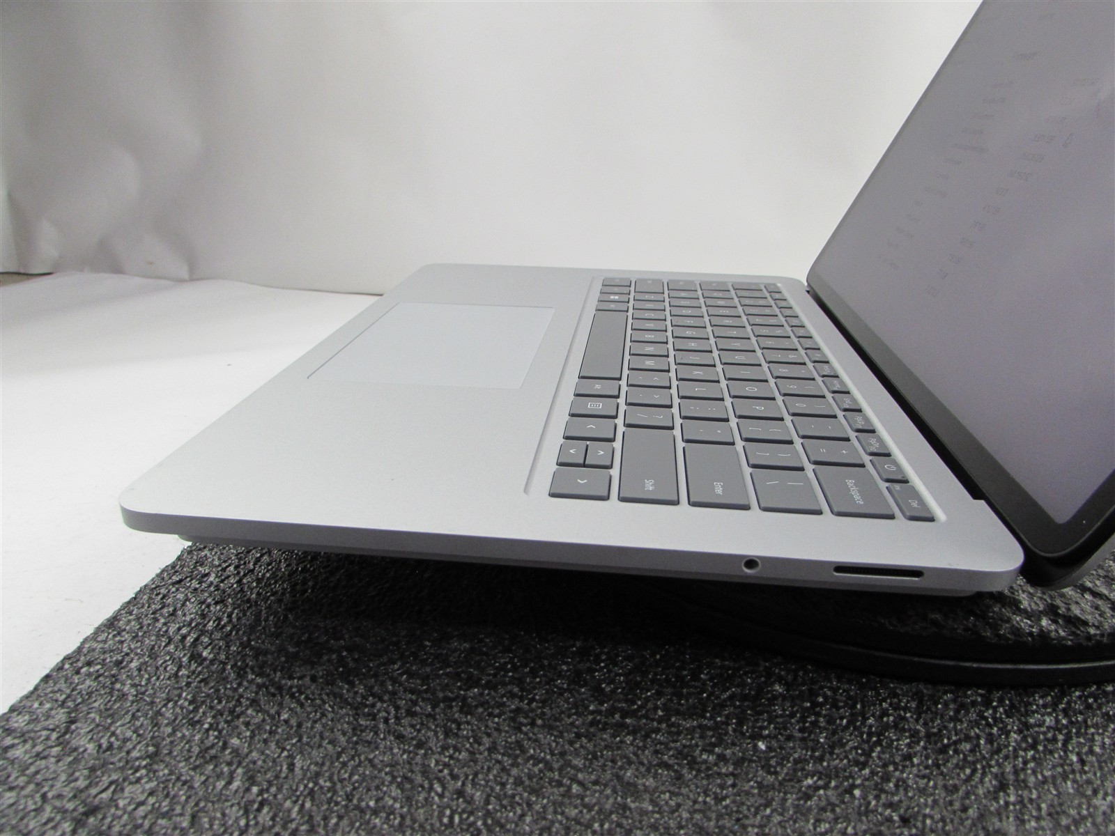 Microsoft Surface Laptop Studio 1964 i7-11370H 1TB SSD 32GB RTX A2000 *No A/C*