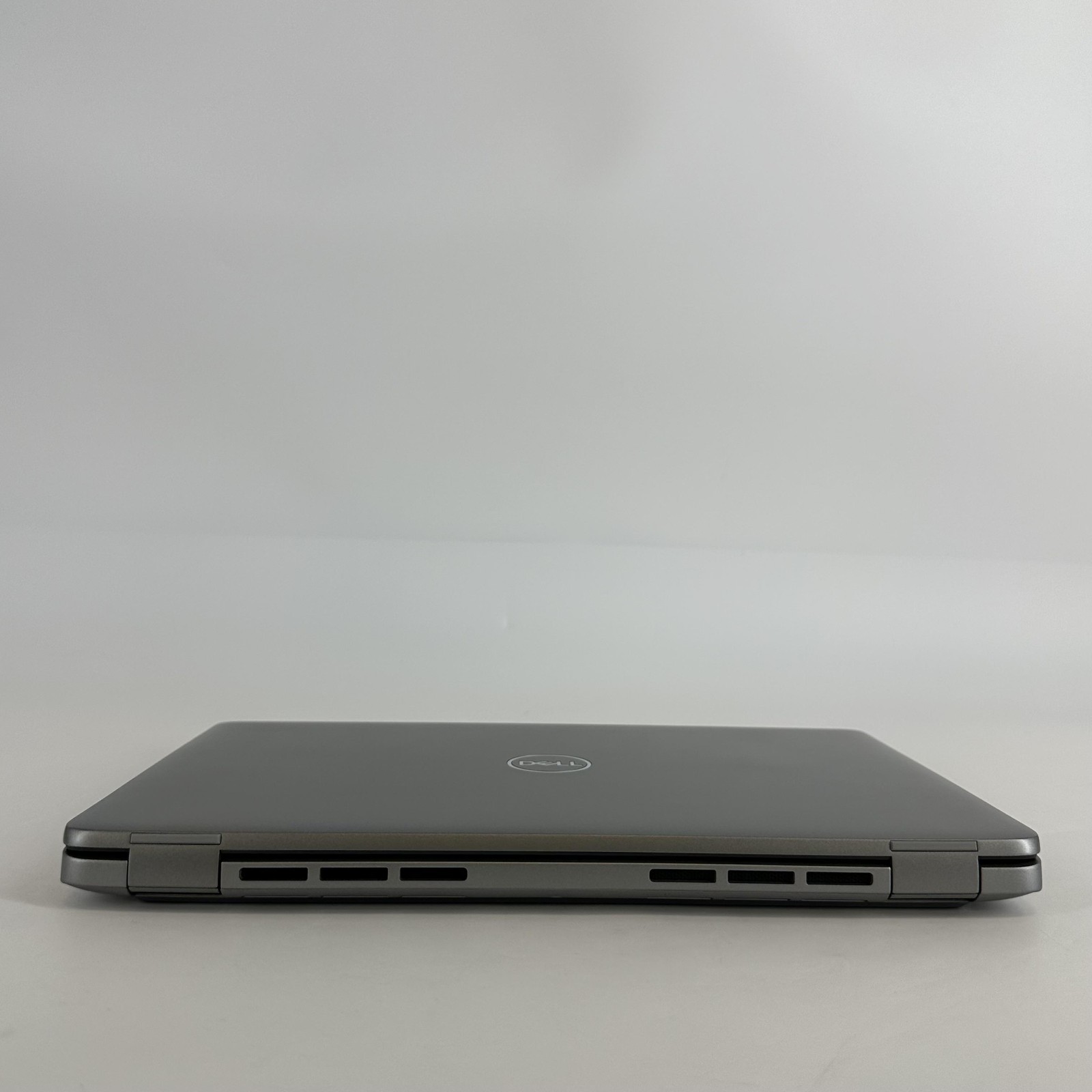 Dell Latitude 5450 14 FHD TOUCH 3.8 GHz Ultra 7 165H 16GB 512GB SSD RTX 2050