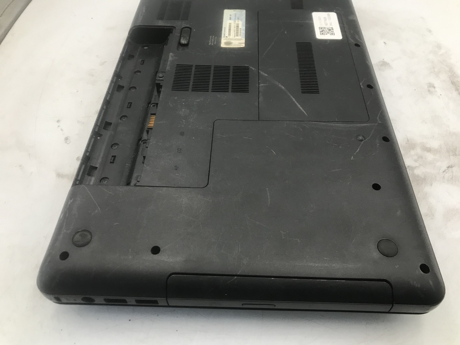 COMPAQ PRESARIO CQ57 – BOOTS TO BIOS – AMD E 300 – NO RAM – 15″ – READ DESC – BB