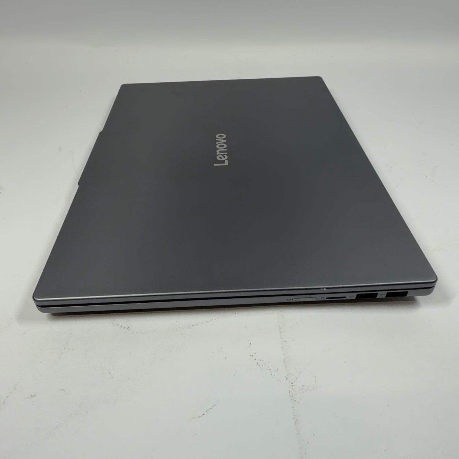 Lenovo IdeaPad Slim 5 16IPH11 16″ Core Ultra 5 322 2.5GHz 16GB RAM 512GB SSD