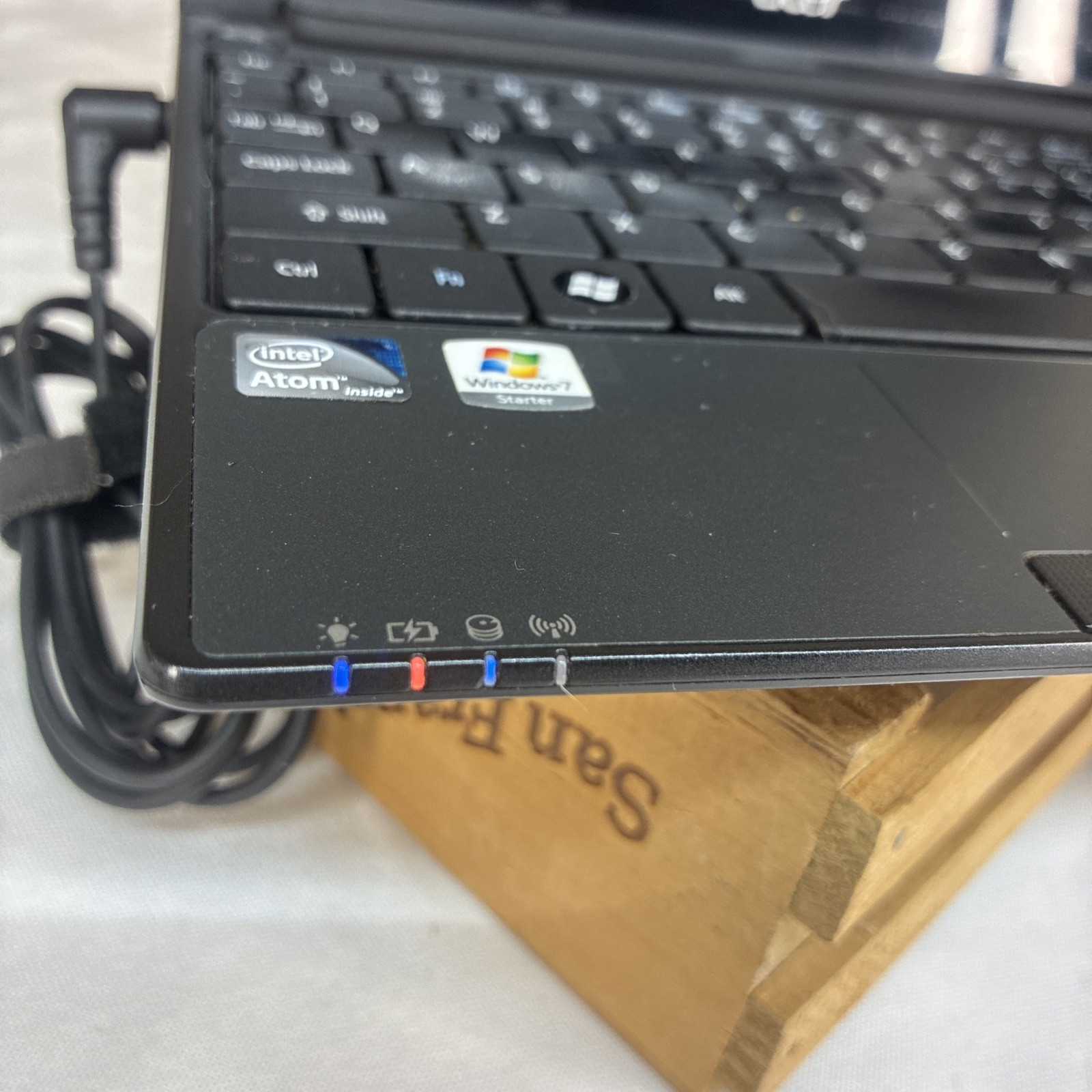 Acer Aspire One D250 Kav60 Laptop Computer Bad screen- For Parts Or Repair