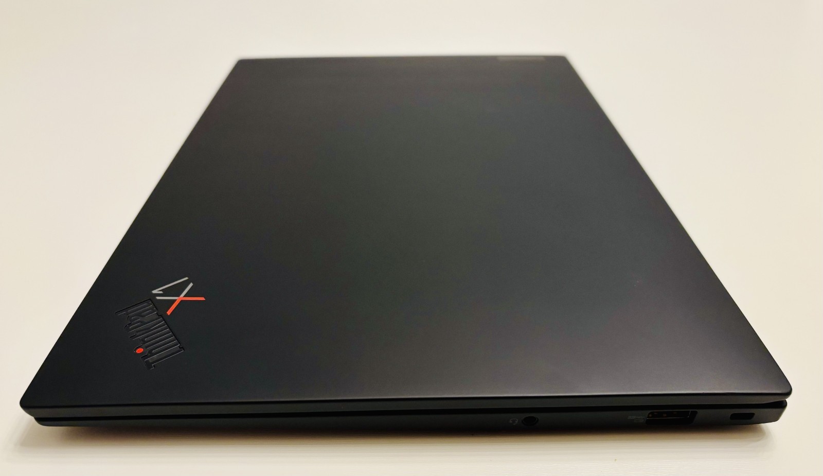lenovo thinkpad x1 carbon gen 10 intel i5-1250p iris xe graphics 16gb 512gb nvme