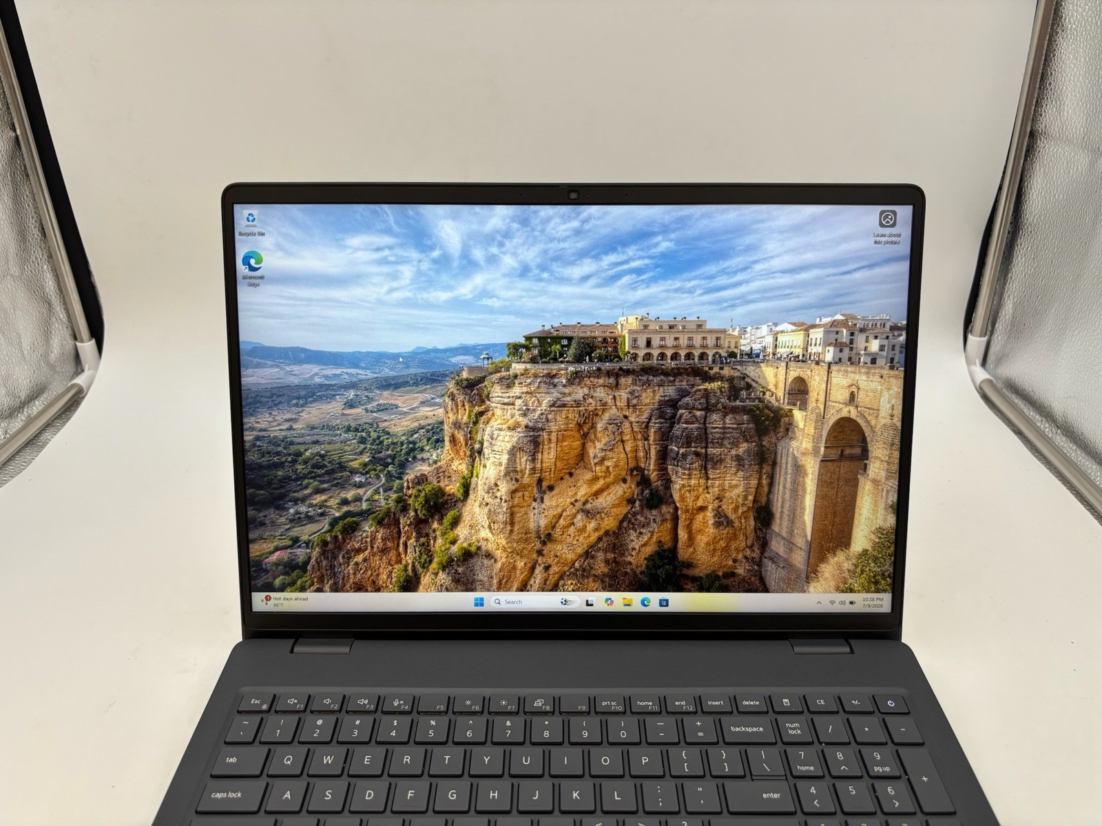 Dell Pro 16 PC16250 16″ 256 GB SSD 8 GB RAM Intel Core 3 100U Windows 11 Pro