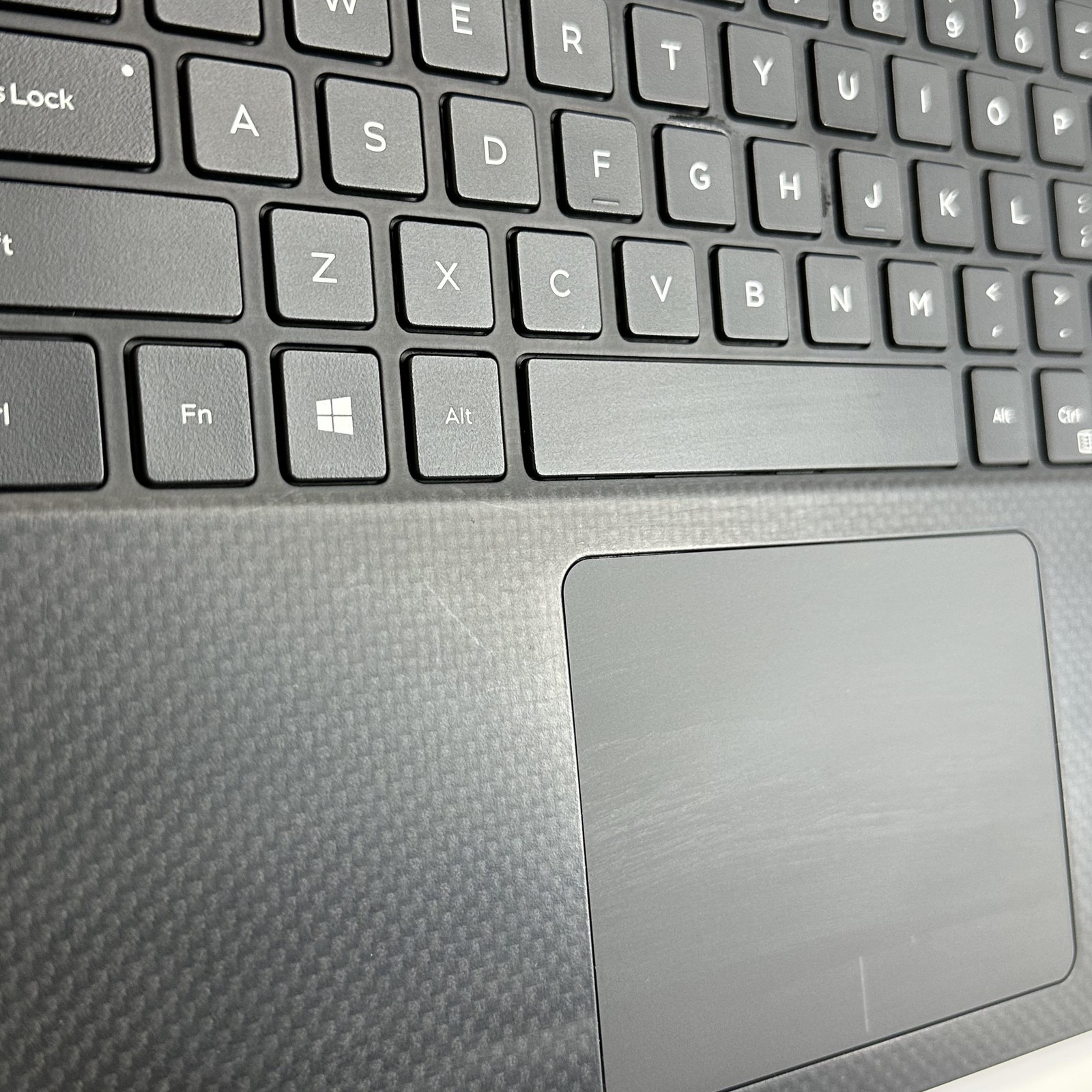 Dell XPS 15 7590 4K TOUCH i9-9980HK 2.40GHz 32GB 2TB SSD GTX 1650 Good
