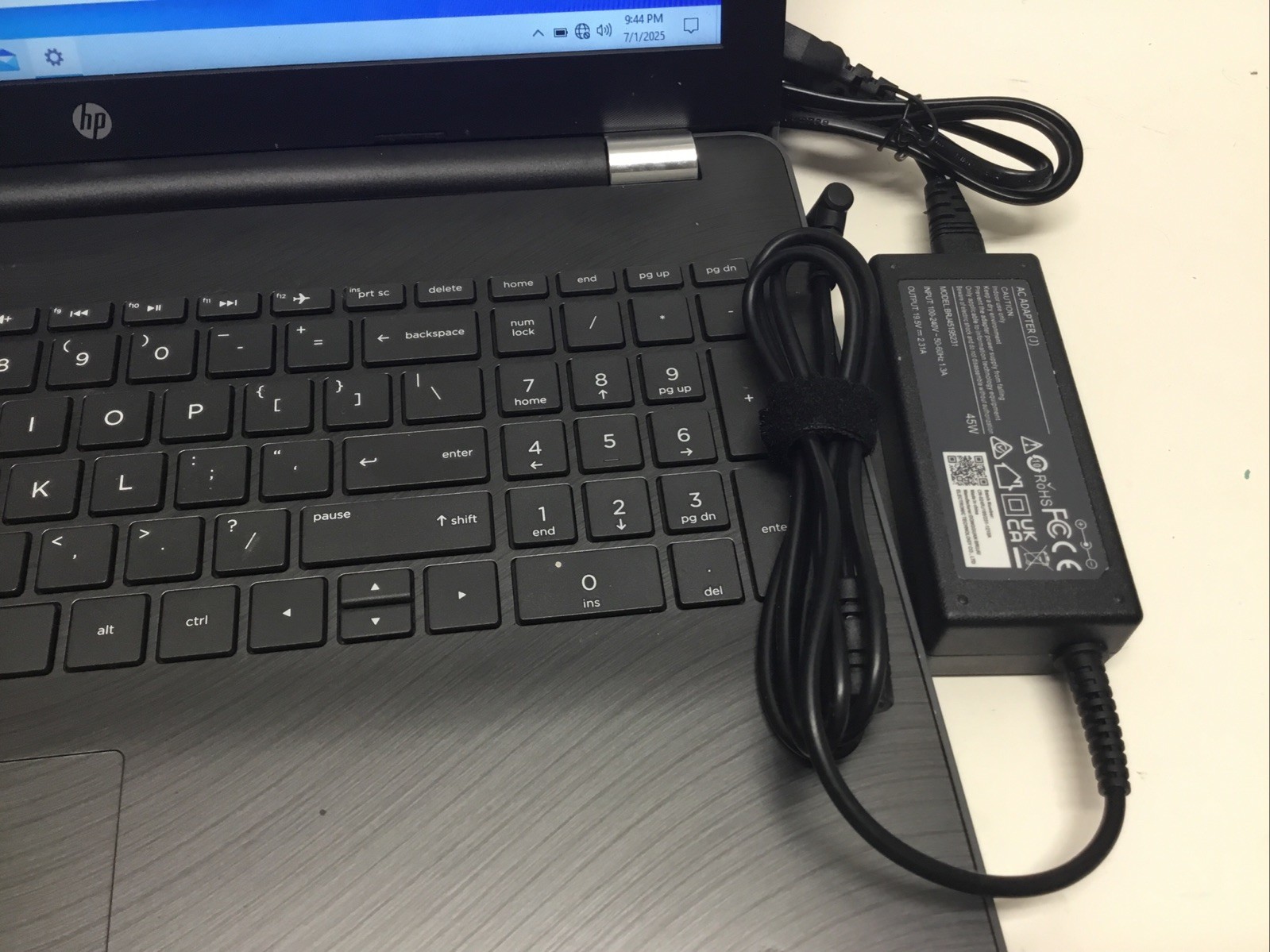 HP 15-db0011dx 15-db0011dx 15.6″ A6-9225 2.6GHz 4GB RAM 1TB HDD