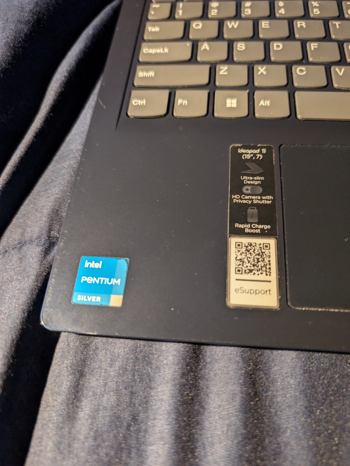 Lenovo IdeaPad 1i 15.6″ HD Laptop 4GB RAM, 128GB PCIe Athlon Silver 7120U