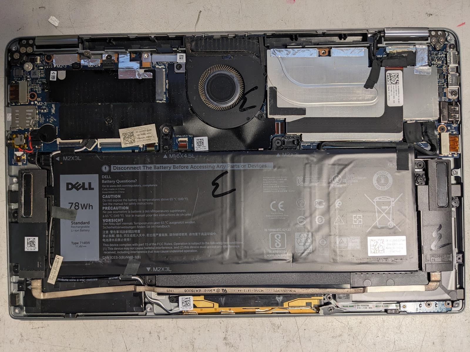 DELL LATITUDE 7400 2-IN-1 i5-8365U @ 1.60GHz, 16GB RAM, NO HDD/OS