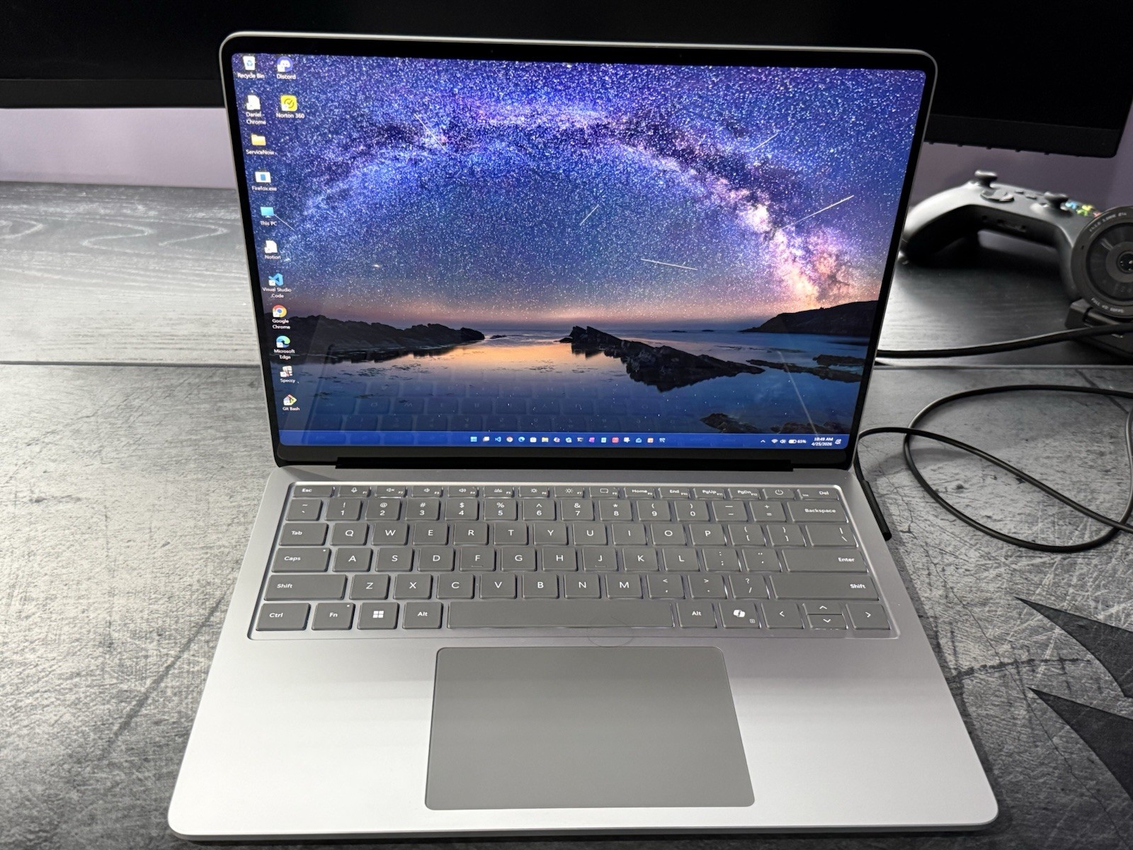 Microsoft Surface Laptop 14in Snapdragon X1P64100 16GB 477GB SSD Silver