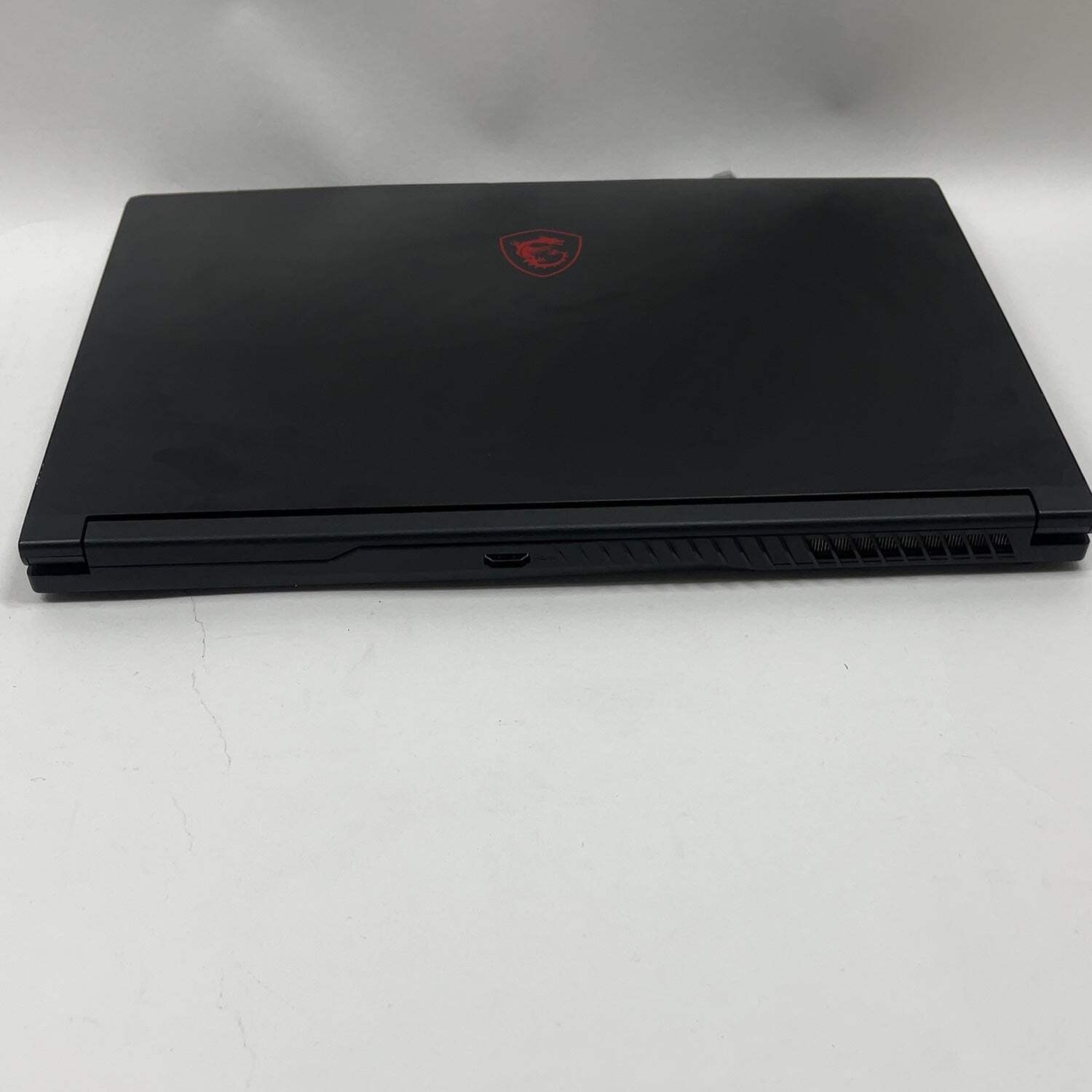 MSI Thin GF63 10SC ” i5-10500H 2.5GHz 16GB RAM 256GB SSD GeForce GTX 1650 Max-Q