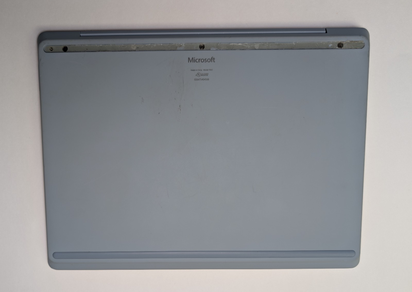 Microsoft Surface Laptop Go 12.4″ i5-1035G1 8GB 128GB SSD Win10 Home. ~566~