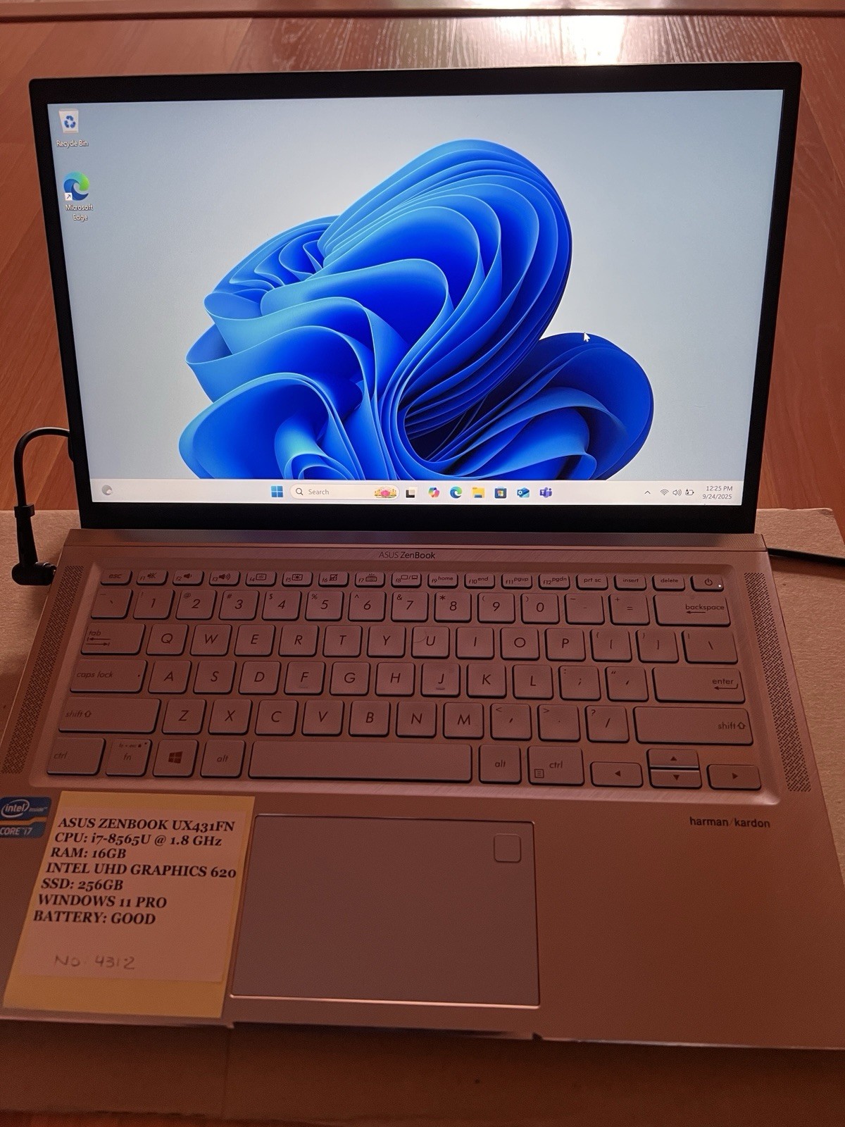 Asus zenbook Ux431f, i7-8565U , 16G Ram, UHD Intel Graphics, 256G, Win11 Pro
