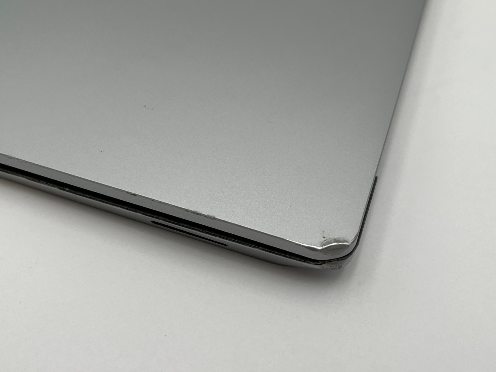 Microsoft Surface Laptop 4 1950 13.5″ Touch i7-1185G7@3.0GHZ 16GB 512GB A