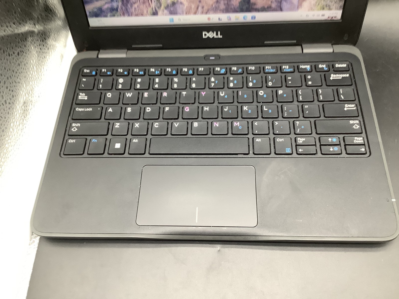 Dell Latitude 3190 11.6″ Pentium Silver N5030 @ 1.7GHz 4GB RAM 128GB SSD WIndows