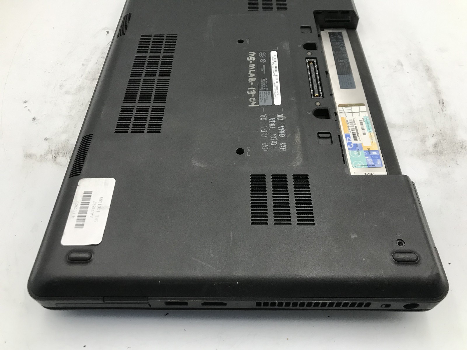 DELL LATITUDE E5540 – FOR PARTS/NO POWER – INTEL i5 4TH GEN – NO RAM – READ -BB