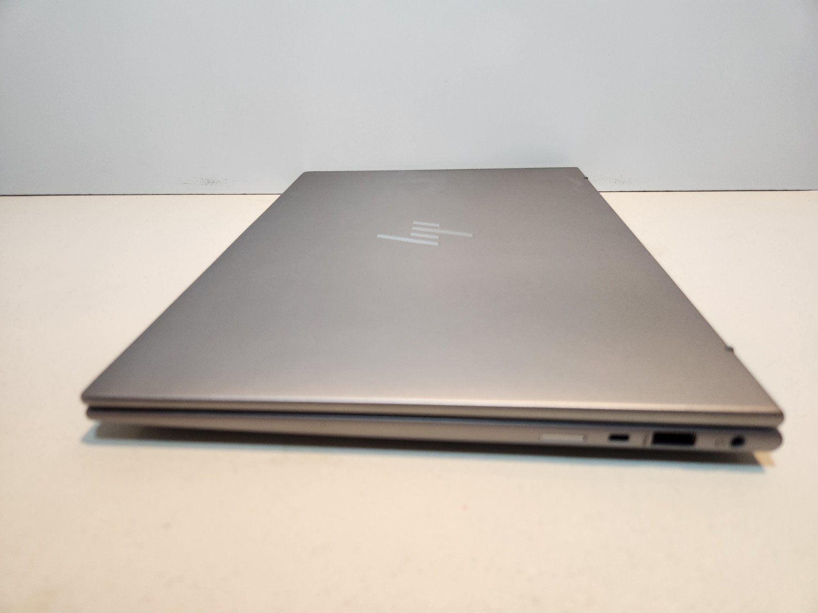 HP ZBook Firefly 14 G10 FHD+ 1.9 GHz i7-1370P 16GB 512GB SSD Good – BEZEL SPLIT