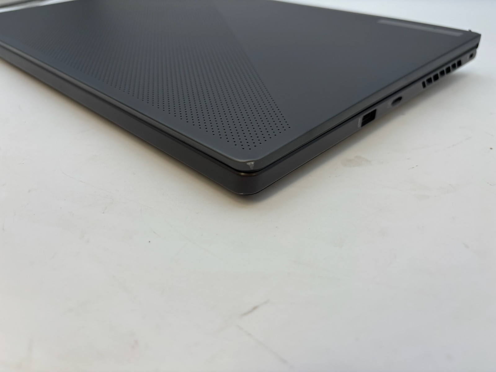 ASUS ROG Zephyrus G16 GU603VI 16″ 512 GB SSD 16 GB RAM i7-13620H RTX 4070