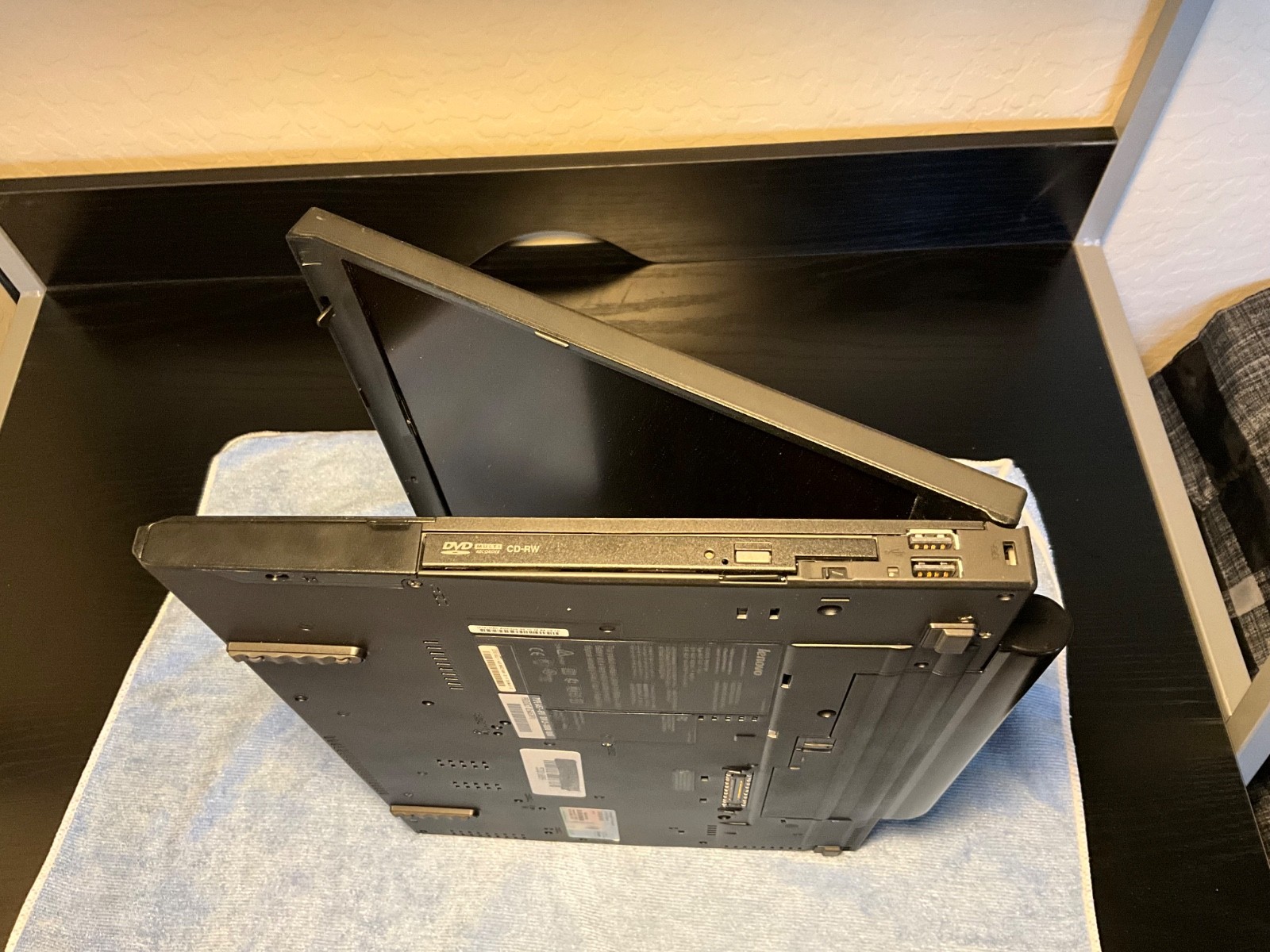 Lenovo ThinkPad T61 15 Inch Windows XP 4GB 256GB SSD Nvidia 140m Core 2 T7800