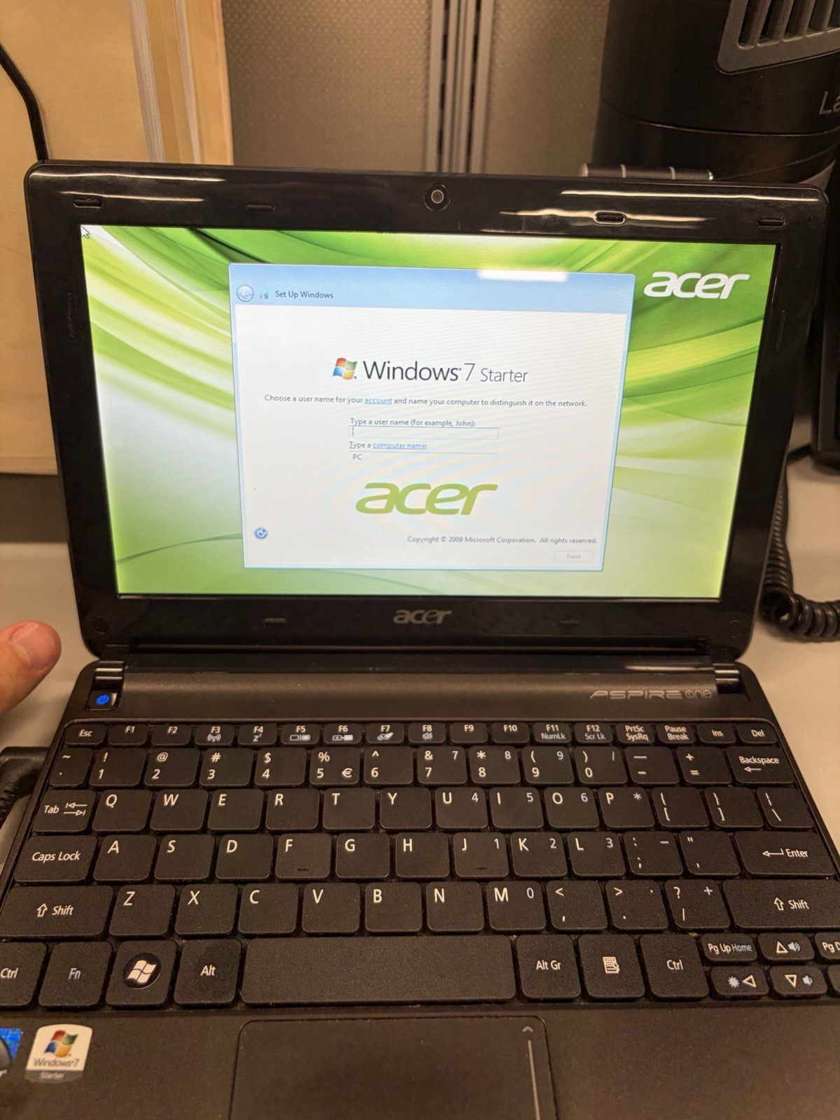 Acer Aspire One D257 Netbook Windows 7 Starter Intel Atom 10.1in Black Wi-Fi